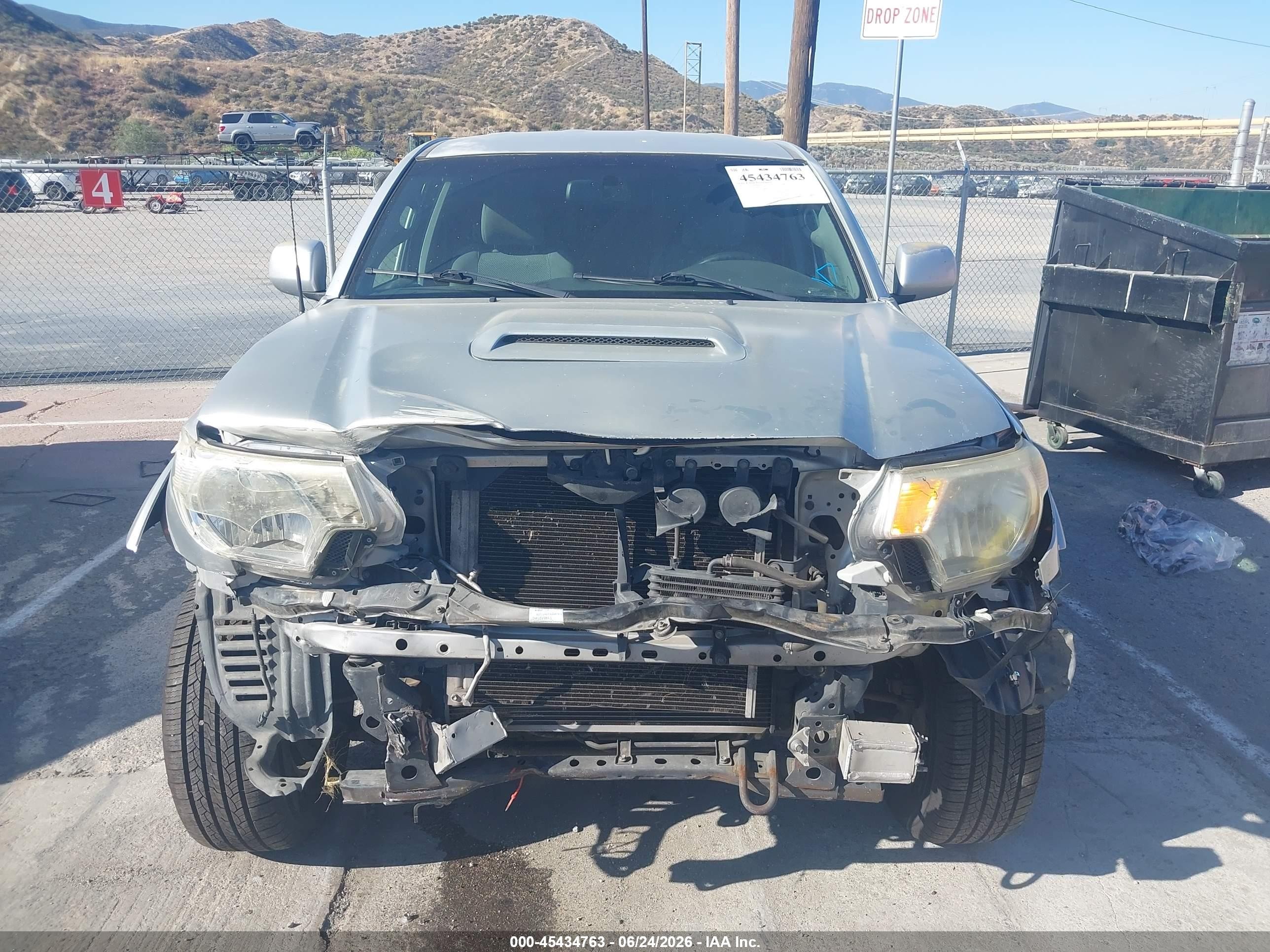 2007 Toyota Tacoma Prerunner V6 Серебряный vin: 5TEKU72N77Z431301