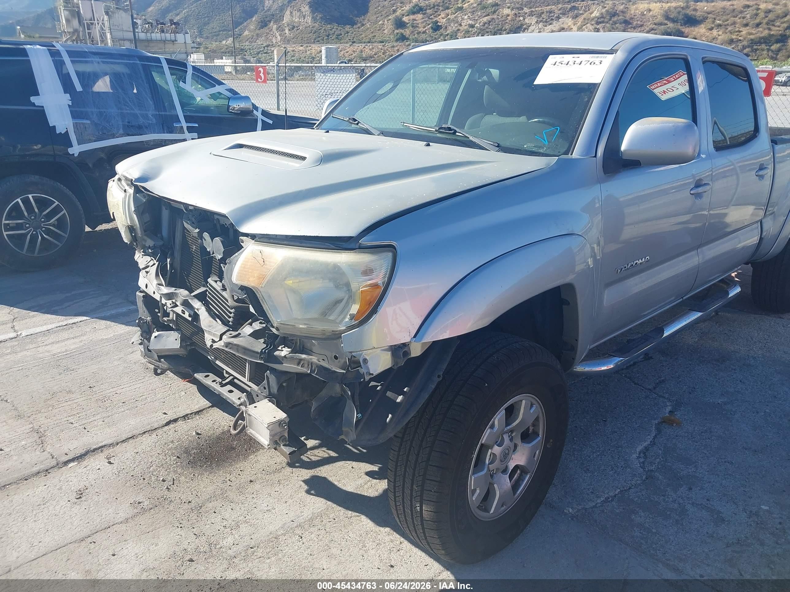 2007 Toyota Tacoma Prerunner V6 Серебряный vin: 5TEKU72N77Z431301