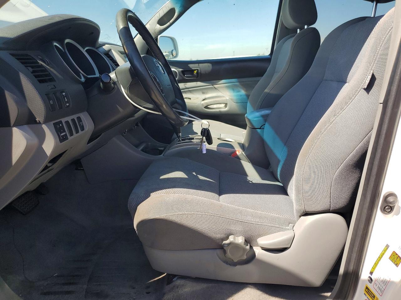 2008 Toyota Tacoma White vin: 5TEKU72N98Z472028