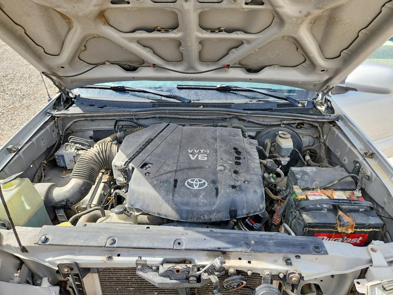 2005 Toyota Tacoma Double Cab Silver vin: 5TELU42N05Z025702