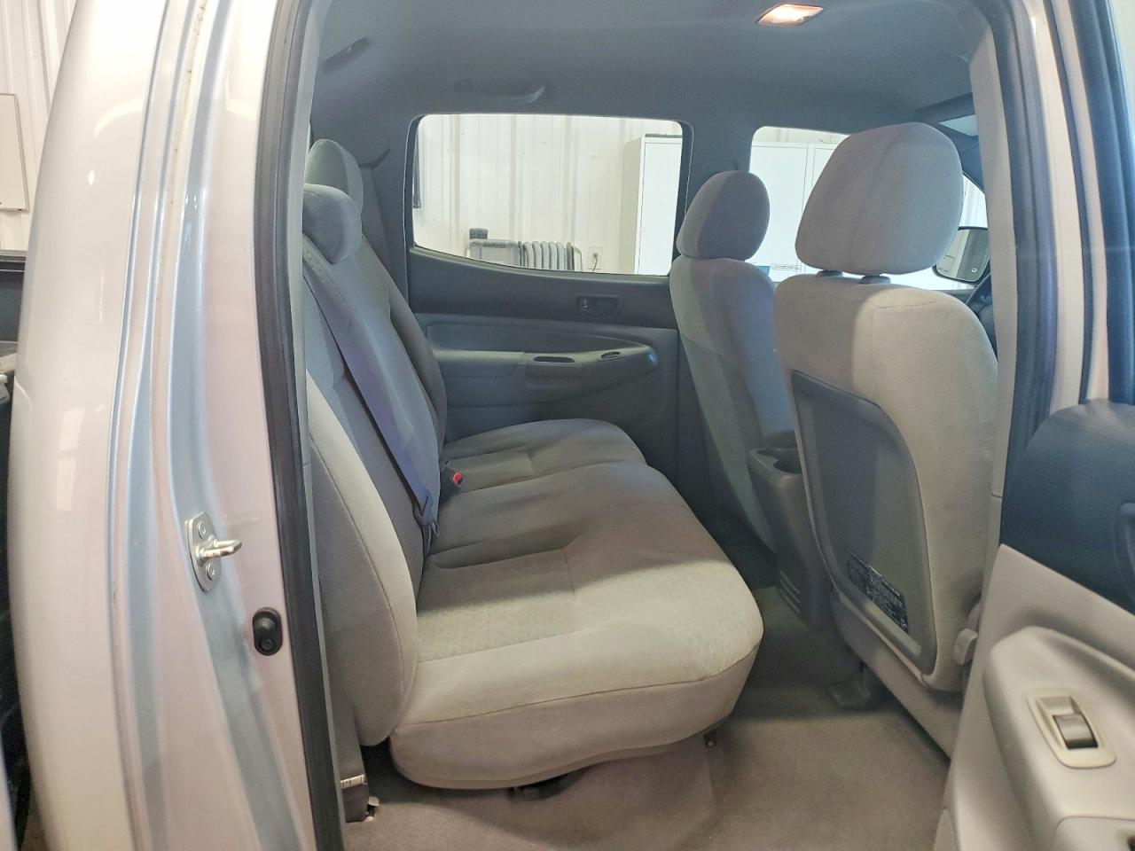 2008 Toyota Tacoma Double Cab Silver vin: 5TELU42N08Z520261