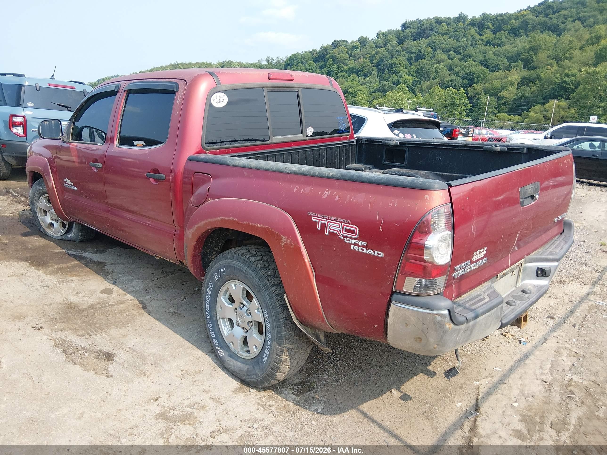 2005 Toyota Tacoma Base V6 Red vin: 5TELU42N35Z118441