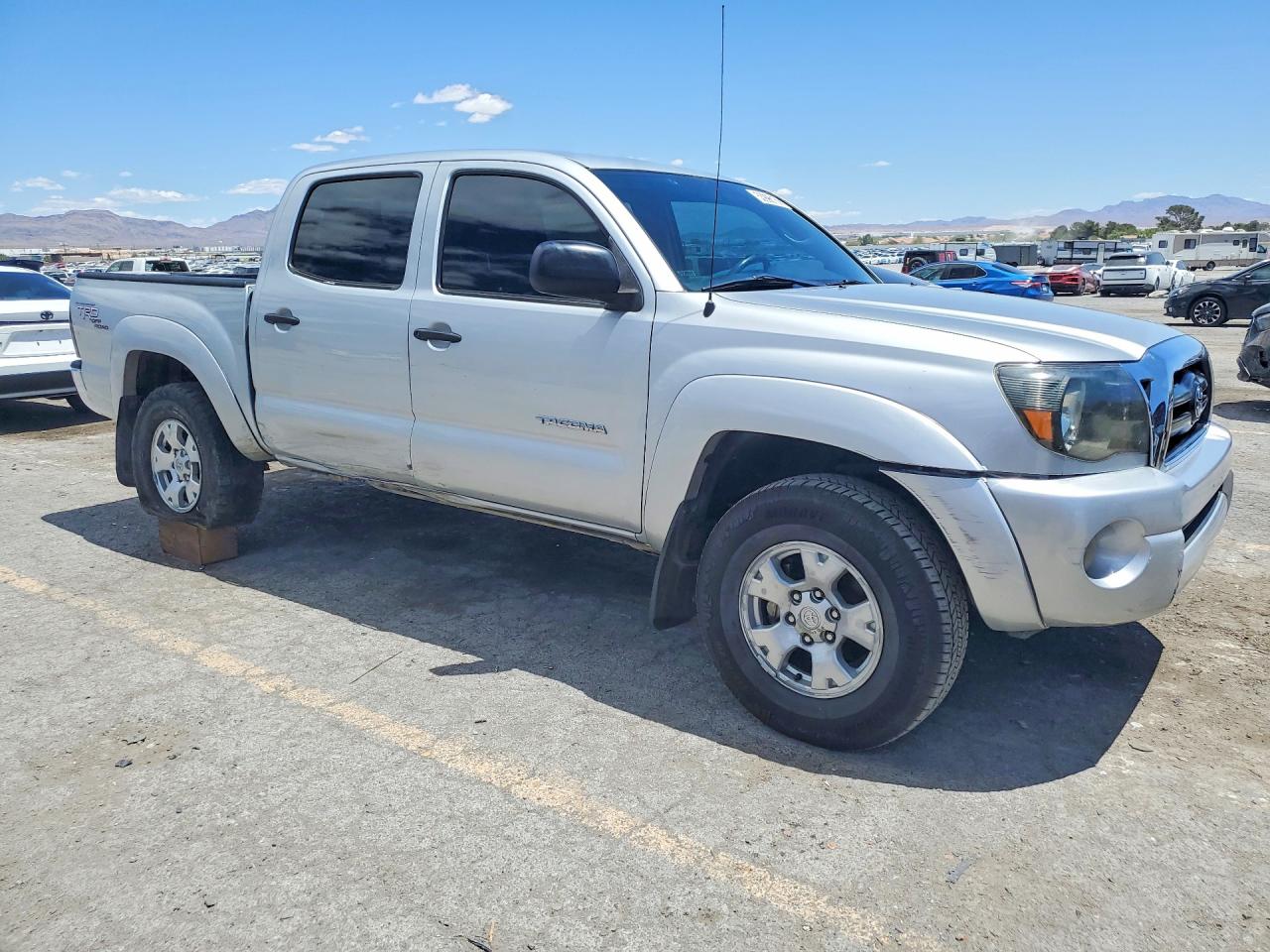 2005 Toyota Tacoma Double Cab Silver vin: 5TELU42N45Z013147