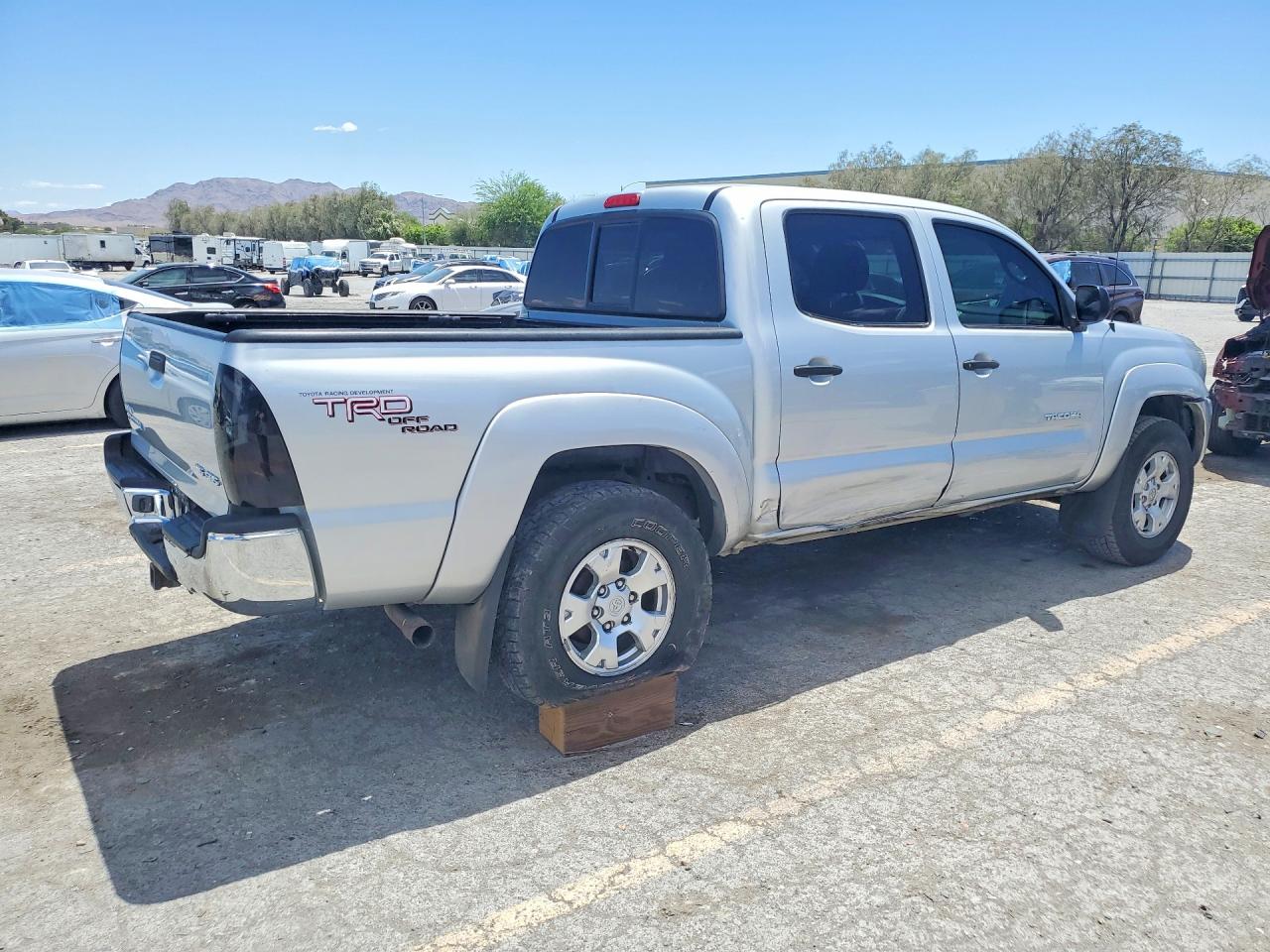 2005 Toyota Tacoma Double Cab Silver vin: 5TELU42N45Z013147
