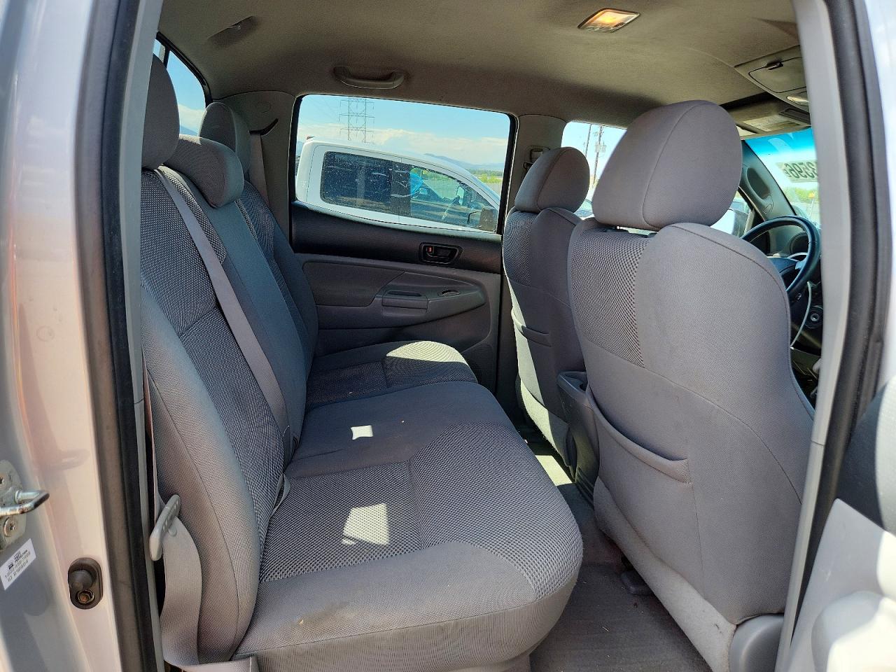 2006 Toyota Tacoma Double Cab Silver vin: 5TELU42N46Z211311