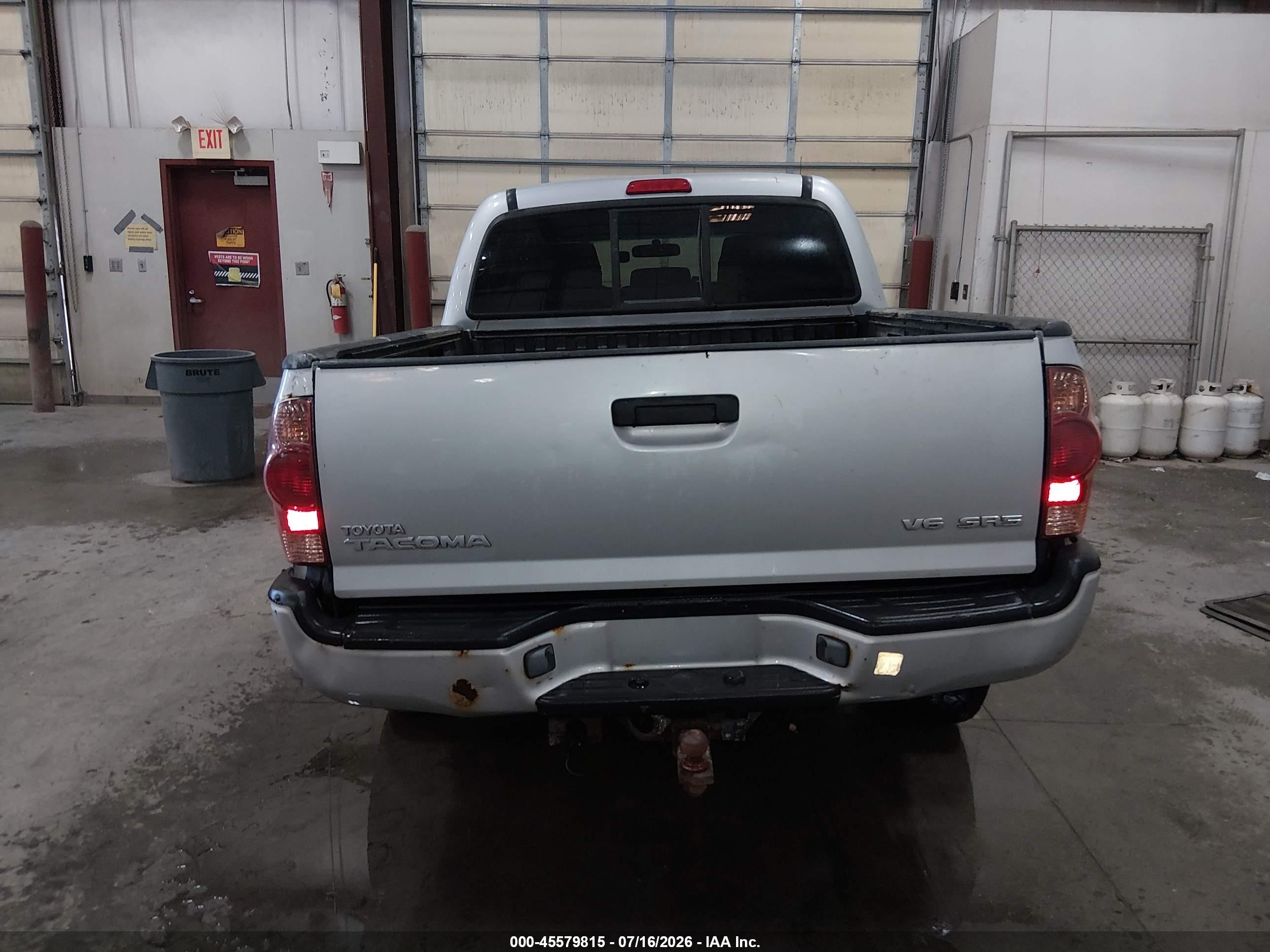 2006 Toyota Tacoma Base V6 Серебряный vin: 5TELU42N56Z239909