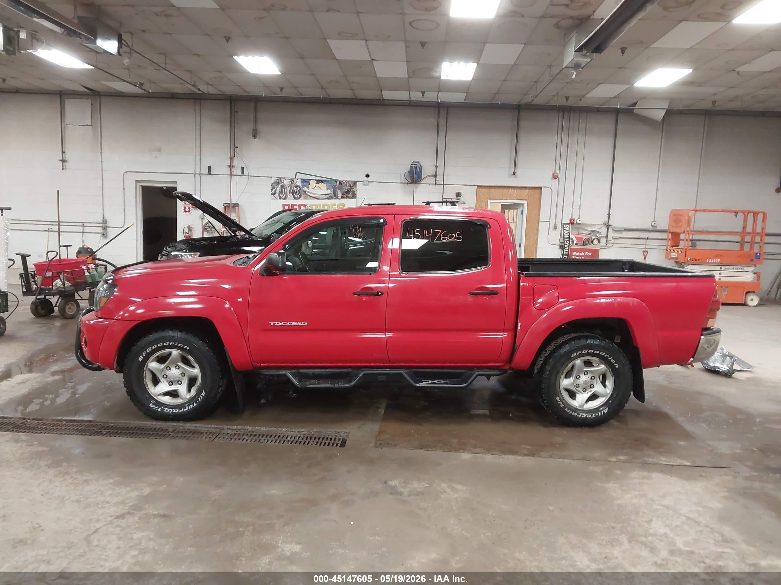 2006 Toyota Tacoma Base V6 Red vin: 5TELU42N56Z273784