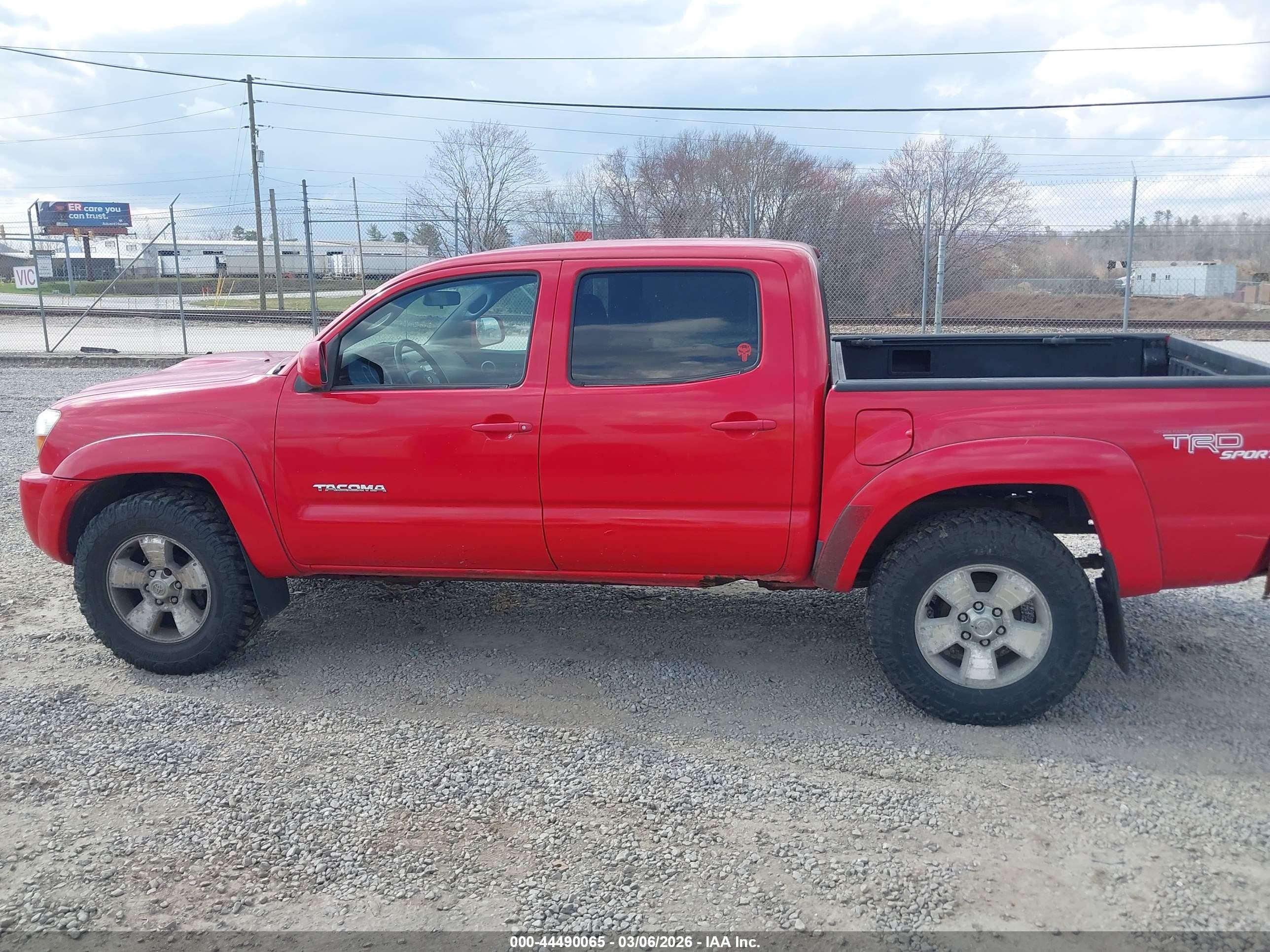 2007 Toyota Tacoma Base V6 Red vin: 5TELU42N77Z390123