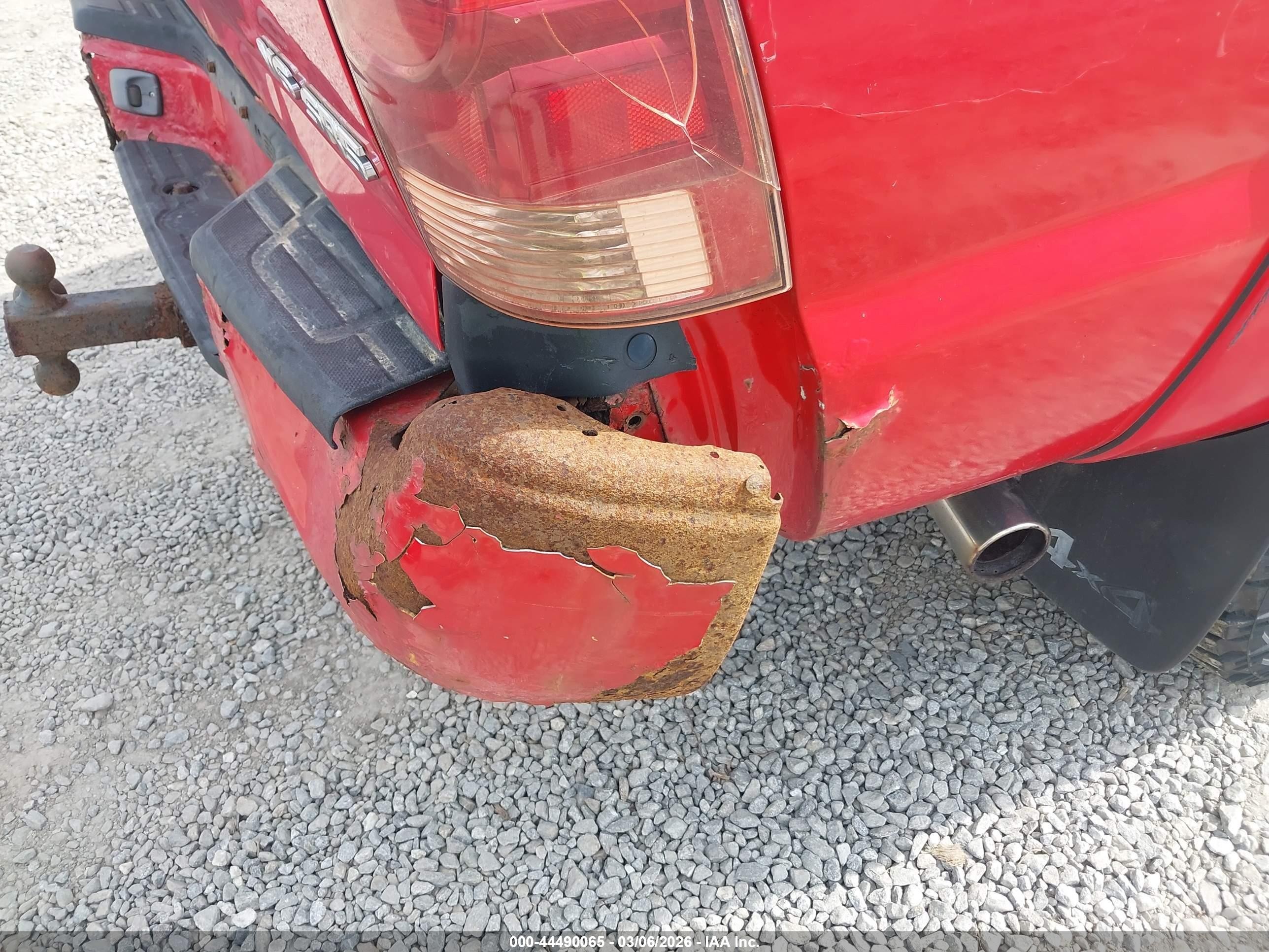 2007 Toyota Tacoma Base V6 Red vin: 5TELU42N77Z390123