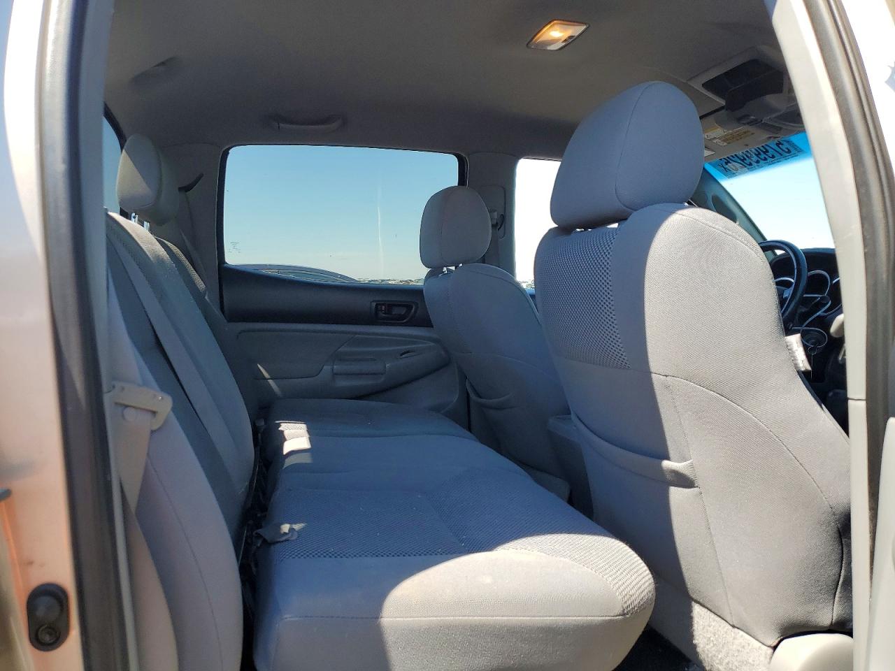 2005 Toyota Tacoma Double Cab Beige vin: 5TELU42N85Z062271