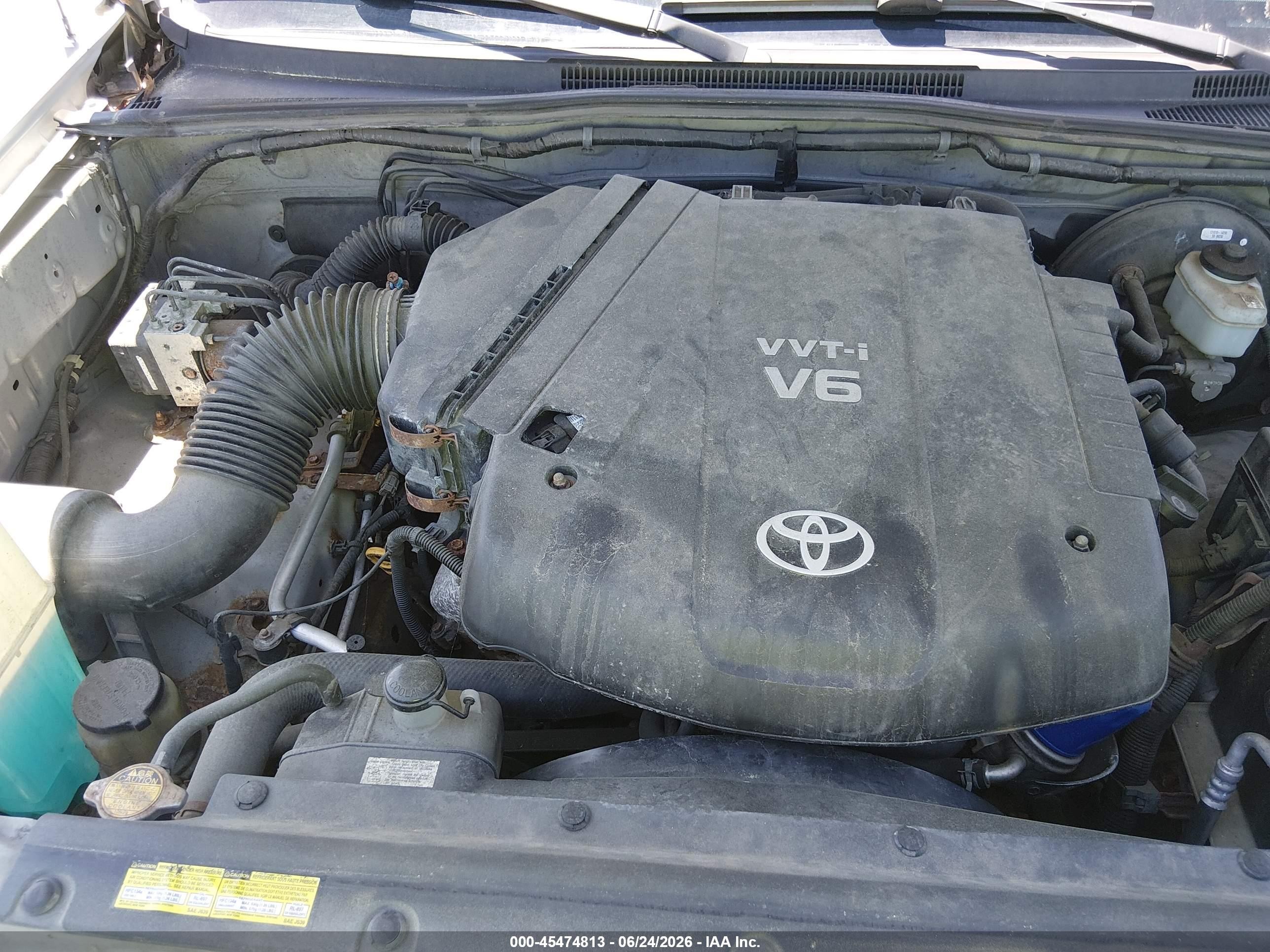 2005 Toyota Tacoma Base V6 Silver vin: 5TELU42N85Z084884