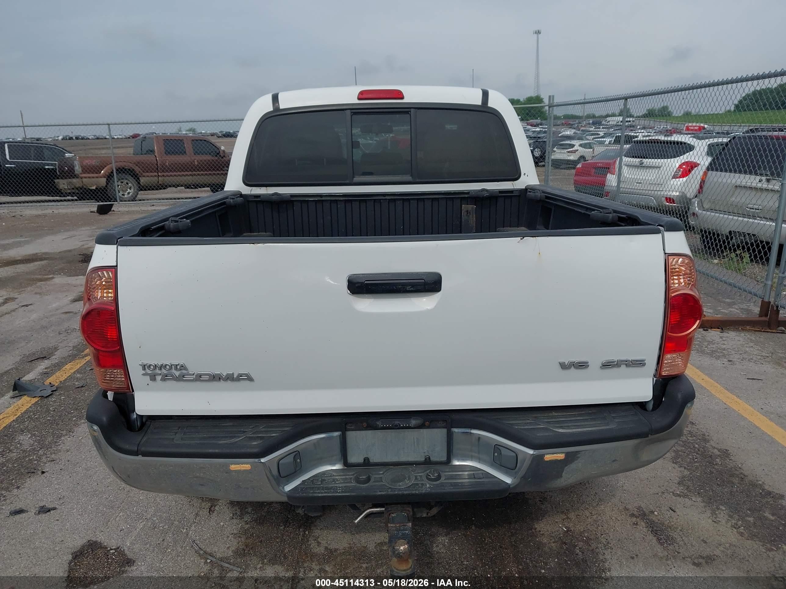 2006 Toyota Tacoma Base V6 White vin: 5TELU42N86Z211330
