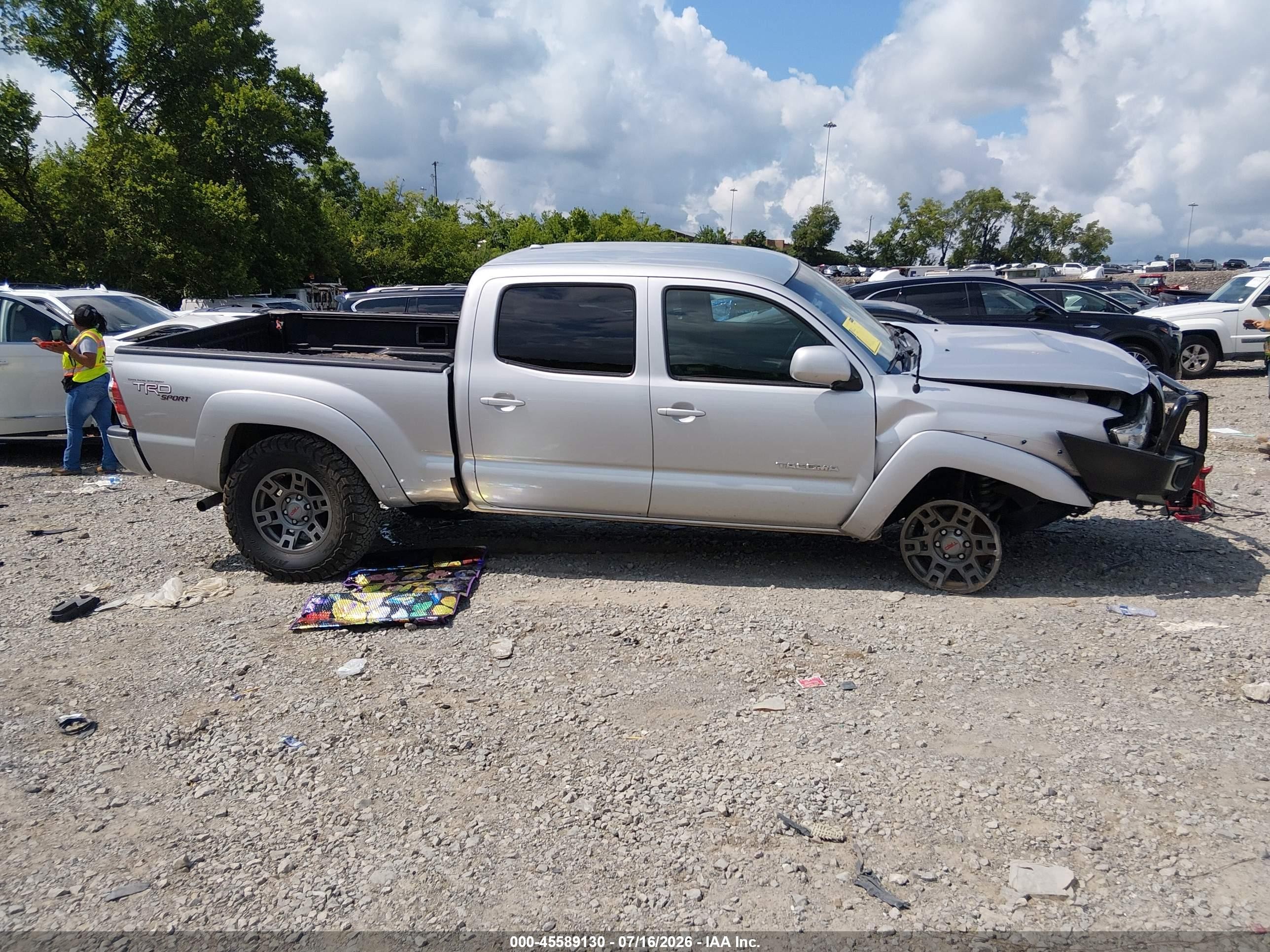 2010 Toyota Tacoma Base V6 White vin: 5TEMU4FN0AZ692763