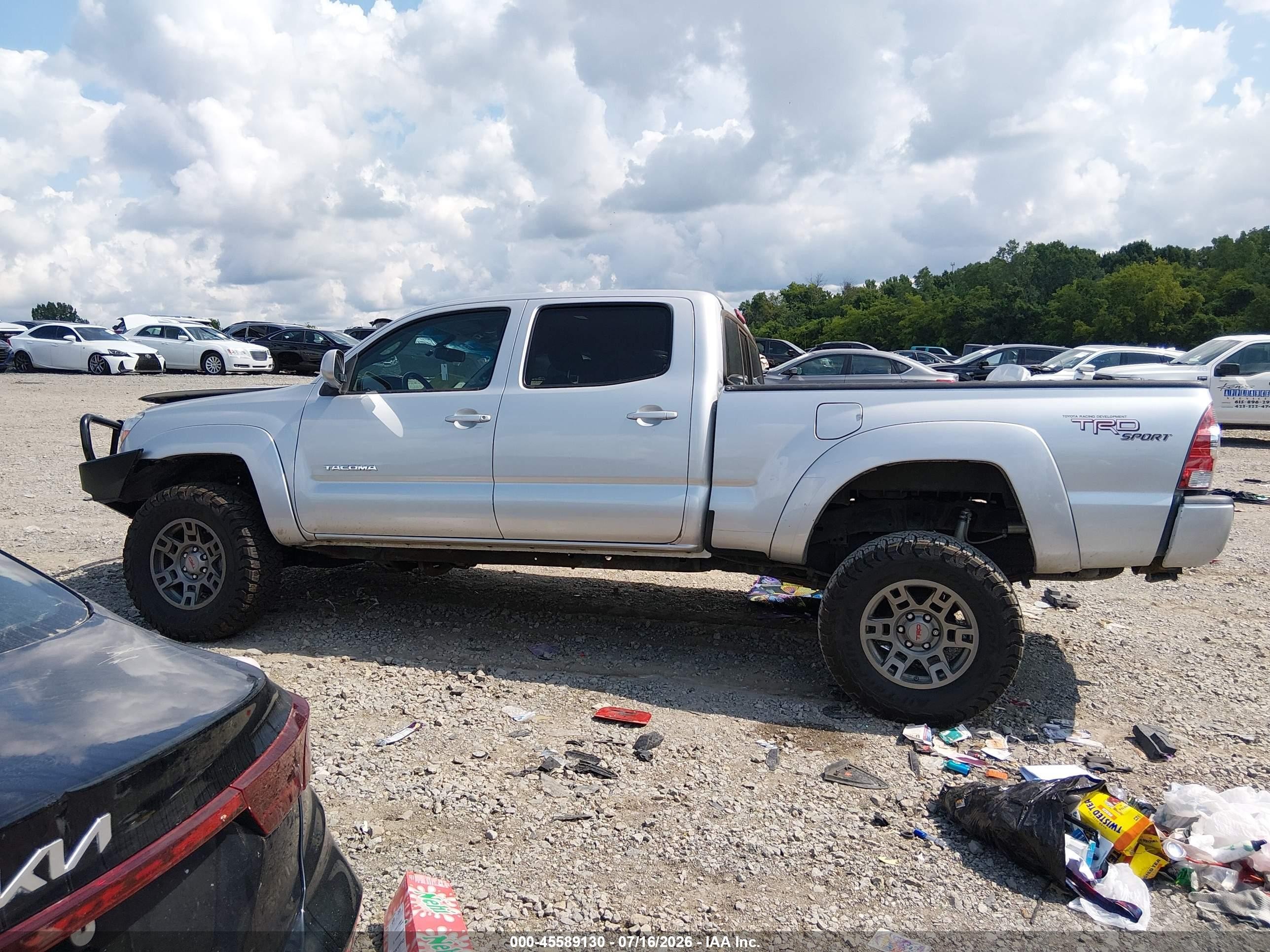 2010 Toyota Tacoma Base V6 White vin: 5TEMU4FN0AZ692763