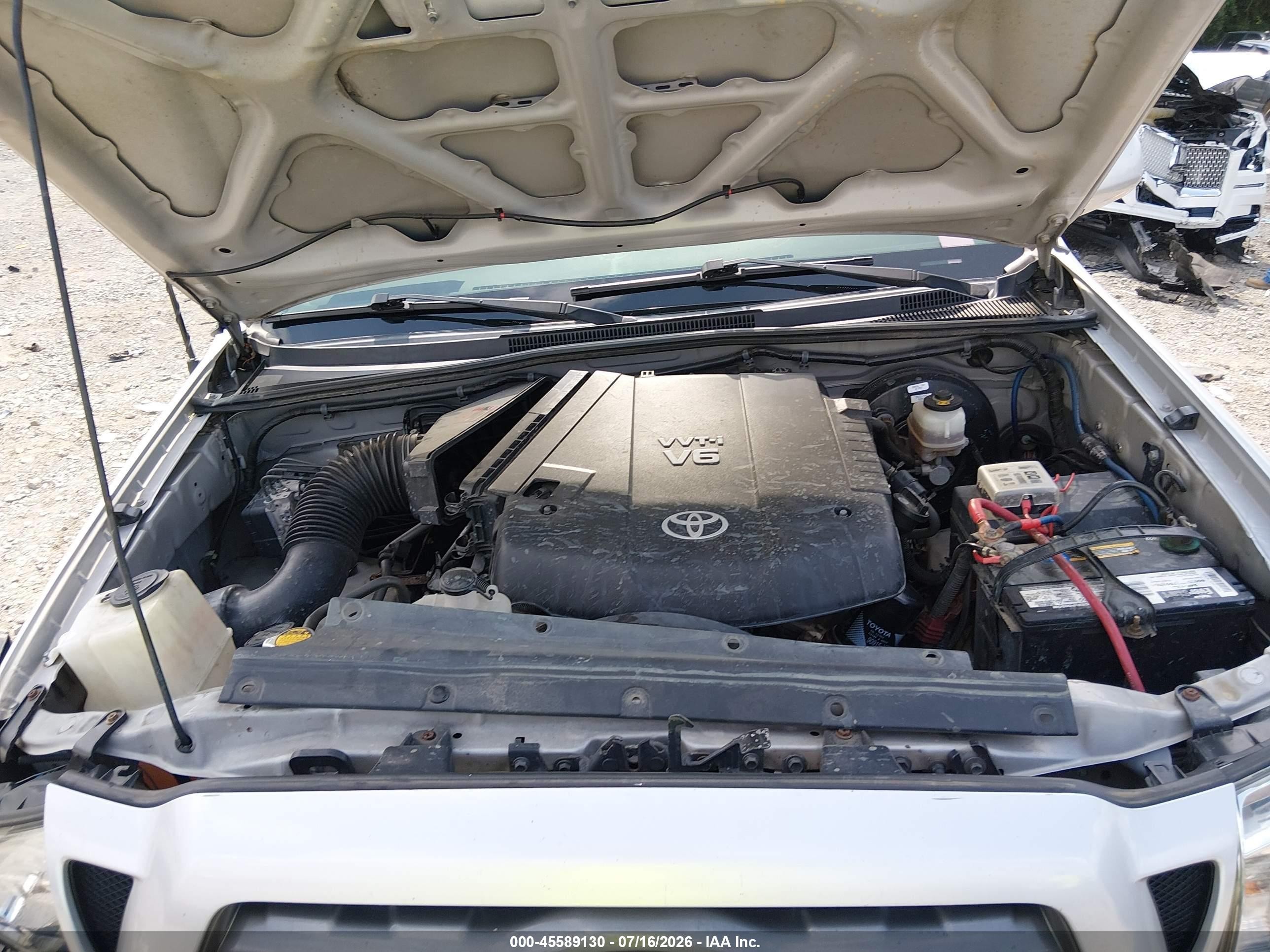 2010 Toyota Tacoma Base V6 White vin: 5TEMU4FN0AZ692763
