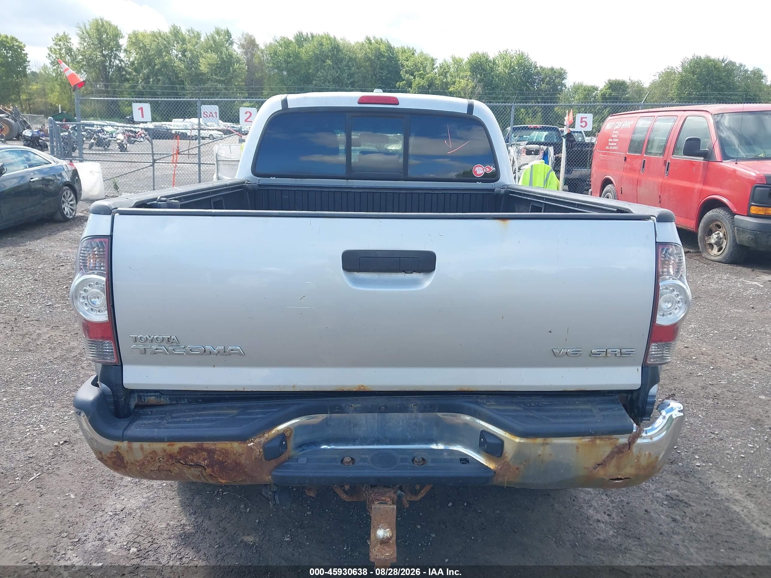2010 Toyota Tacoma Base V6 Серебряный vin: 5TEMU4FN0AZ697638