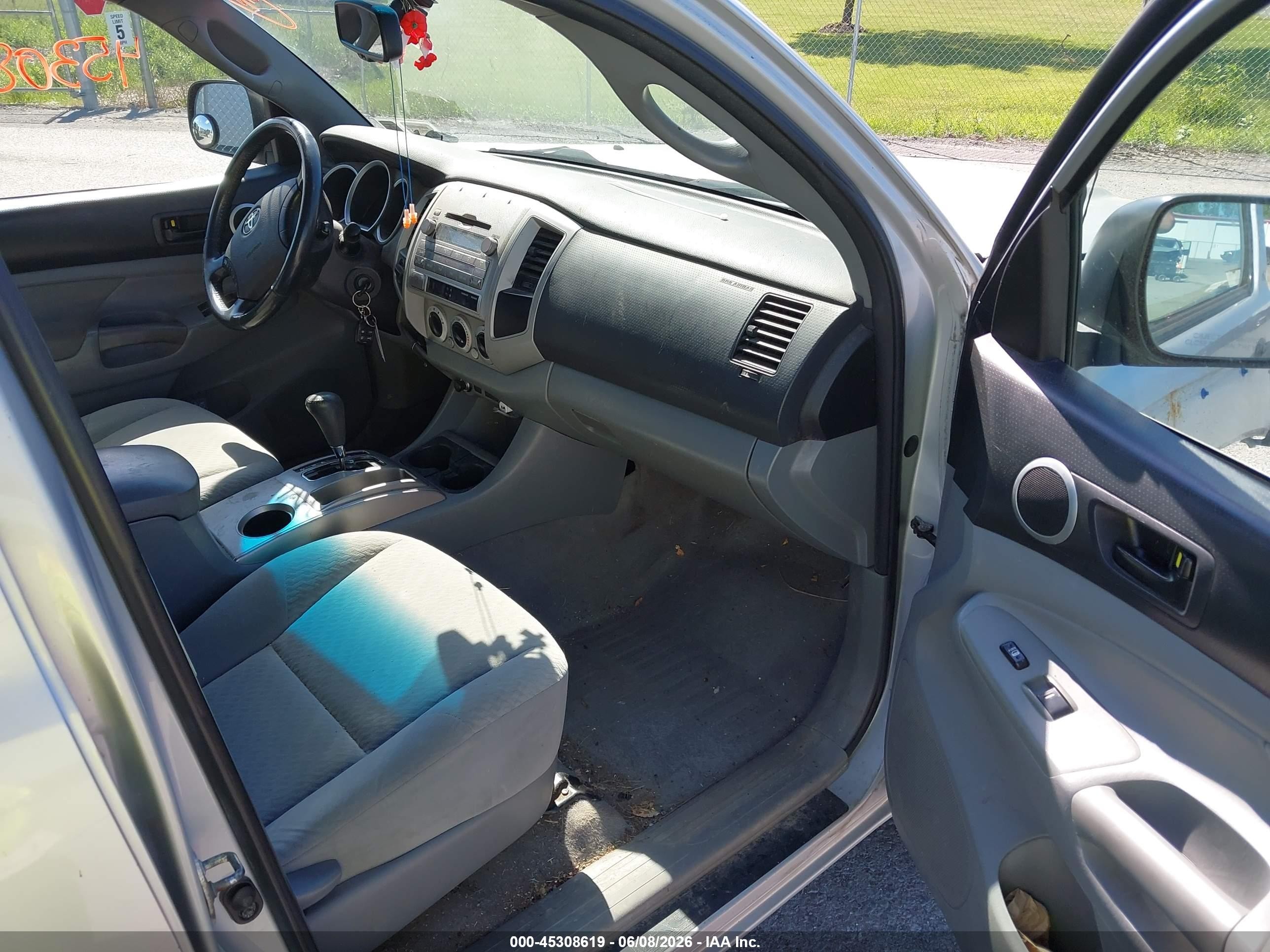 2010 Toyota Tacoma Base V6 Silver vin: 5TEMU4FN1AZ706525