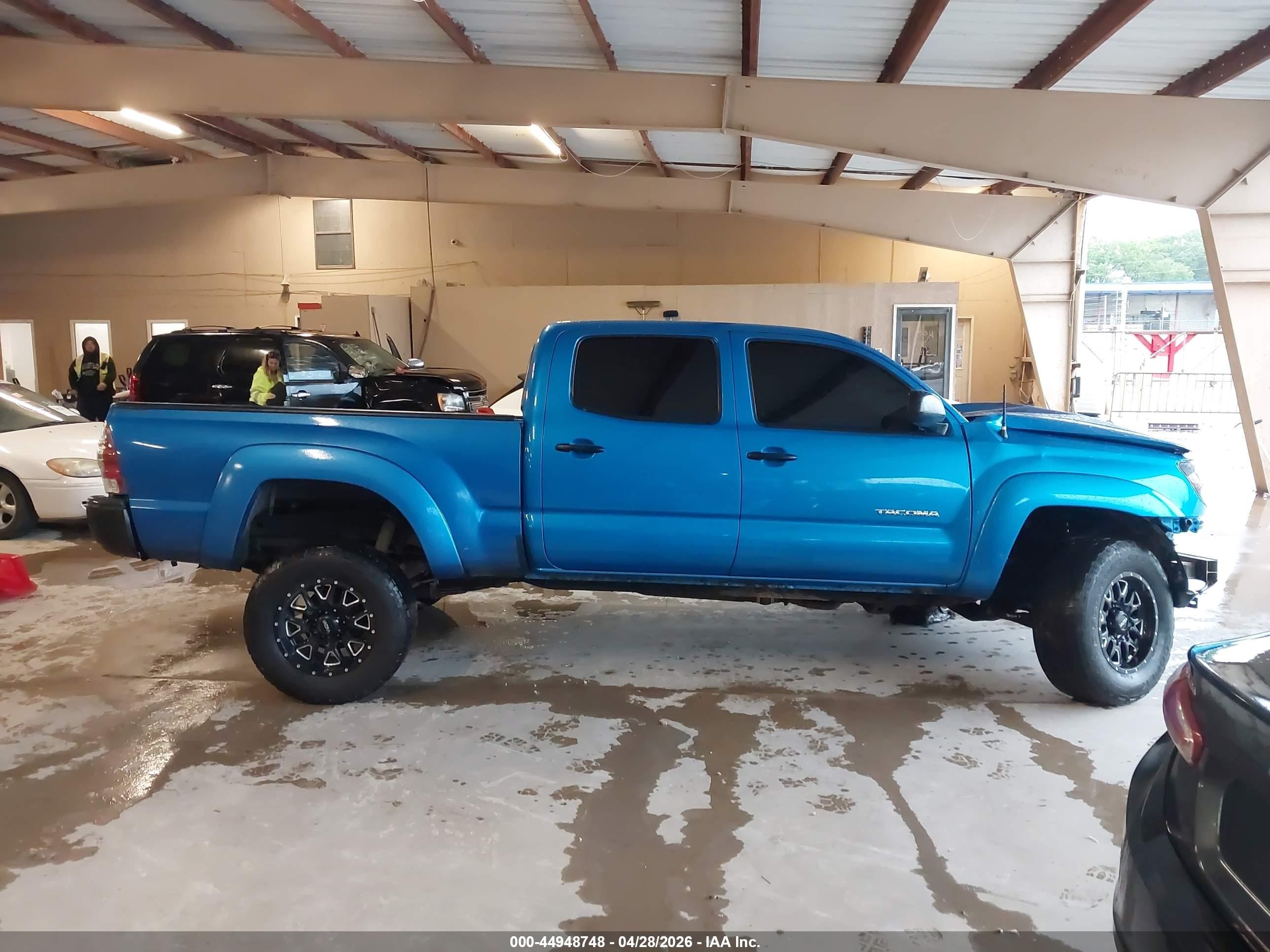 2010 Toyota Tacoma V6 Blue vin: 5TEMU4FN4AZ672810