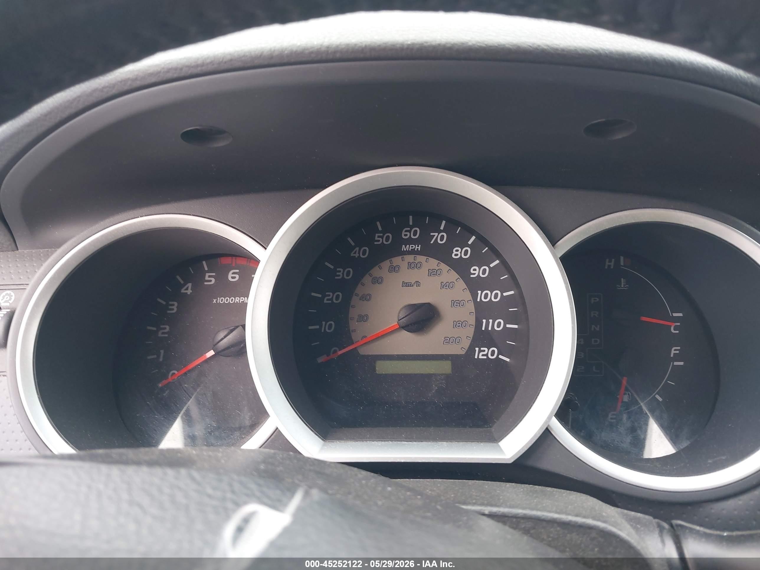 2010 Toyota Tacoma Base V6 White vin: 5TEMU4FN7AZ698561