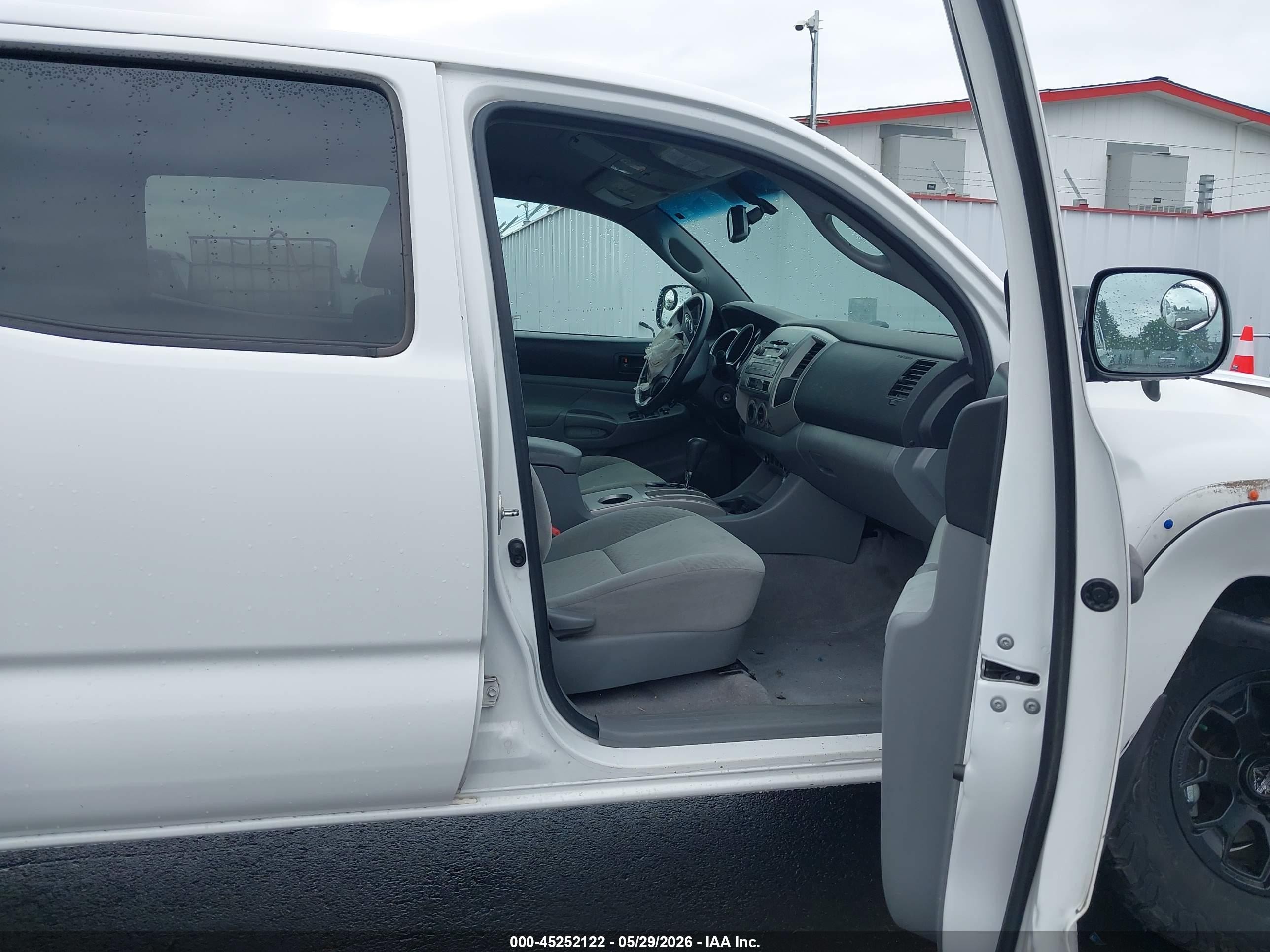 2010 Toyota Tacoma Base V6 White vin: 5TEMU4FN7AZ698561