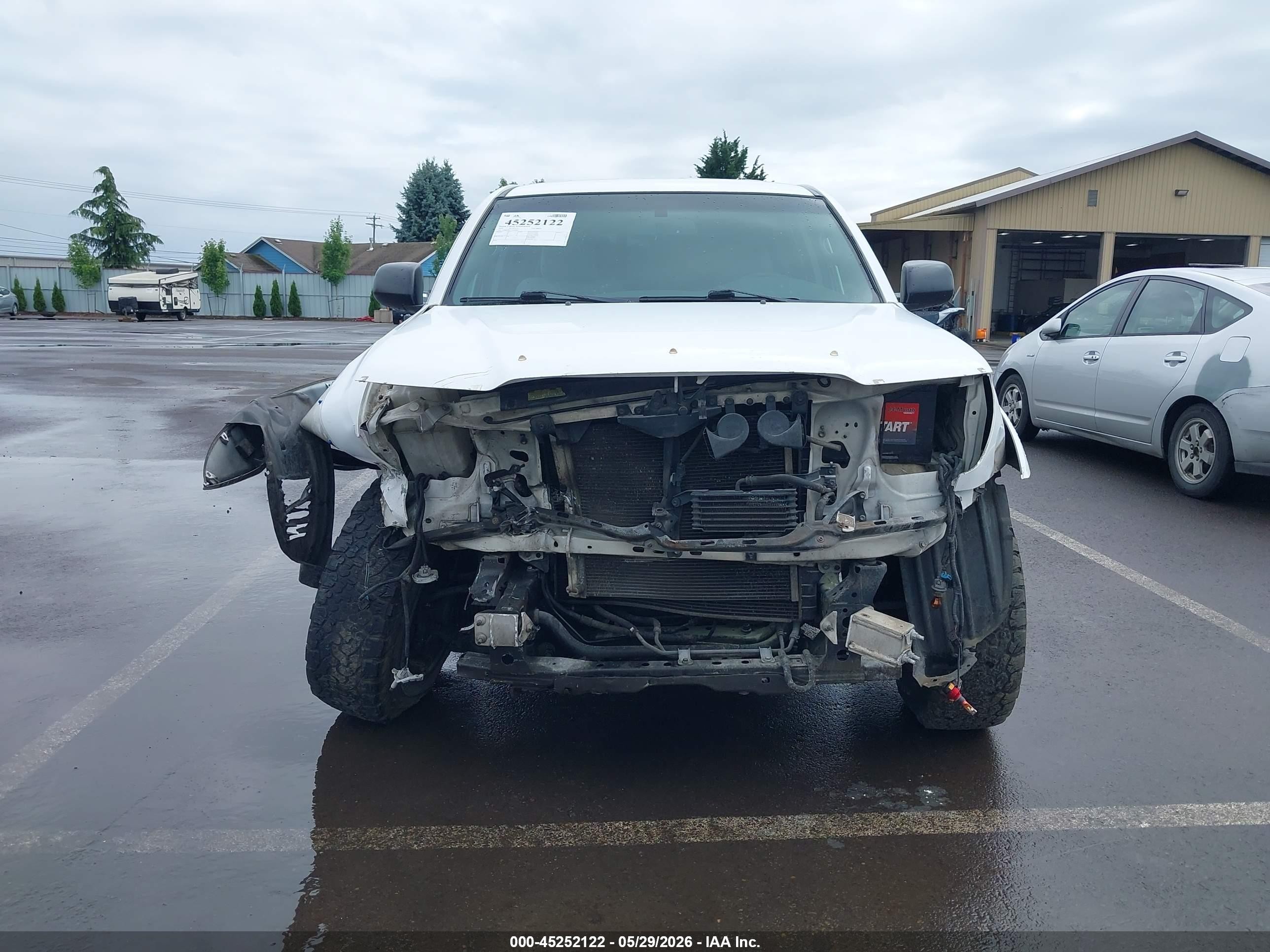 2010 Toyota Tacoma Base V6 White vin: 5TEMU4FN7AZ698561