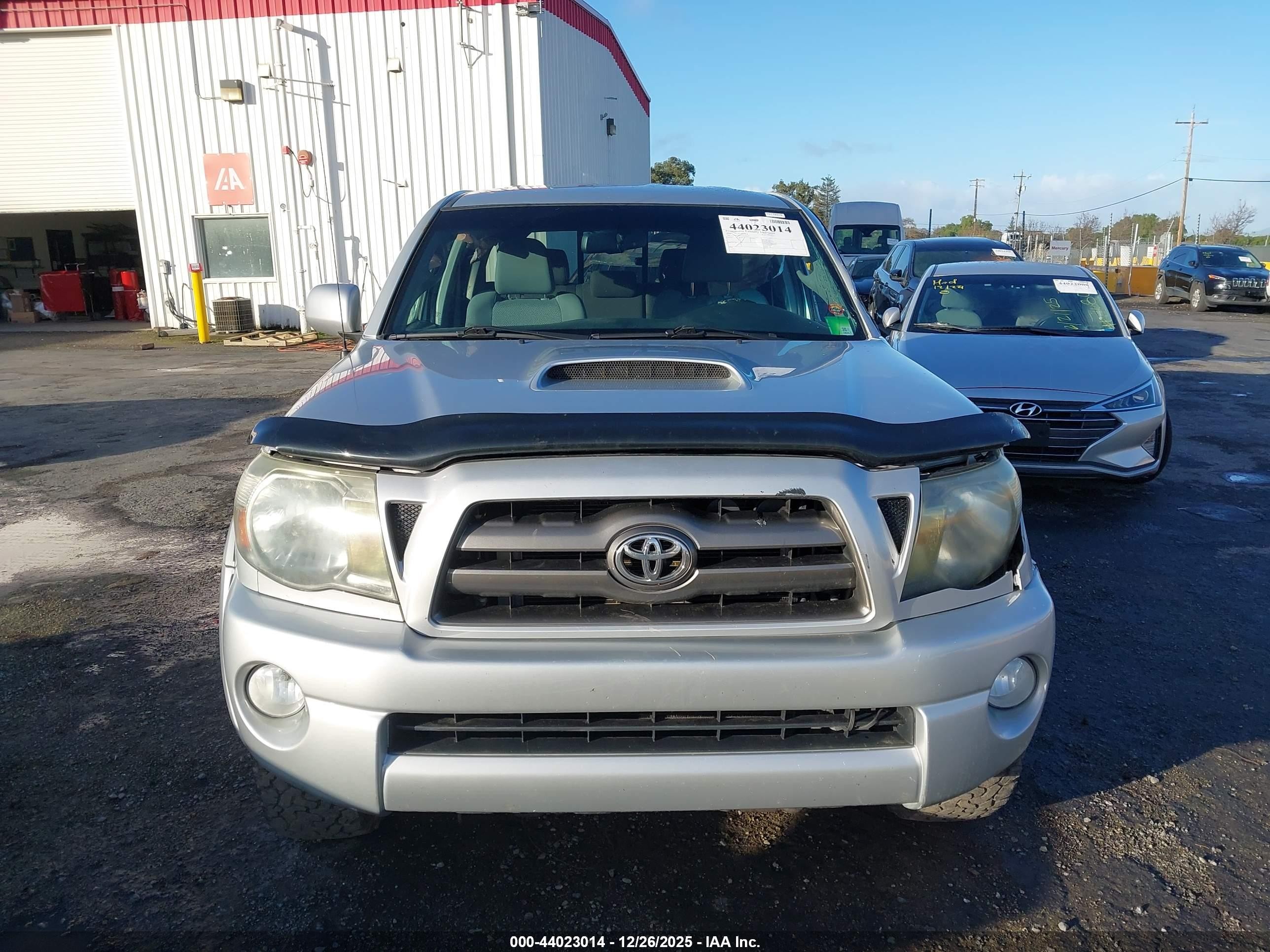2010 Toyota Tacoma V6 Silver vin: 5TEMU4FN7AZ729677