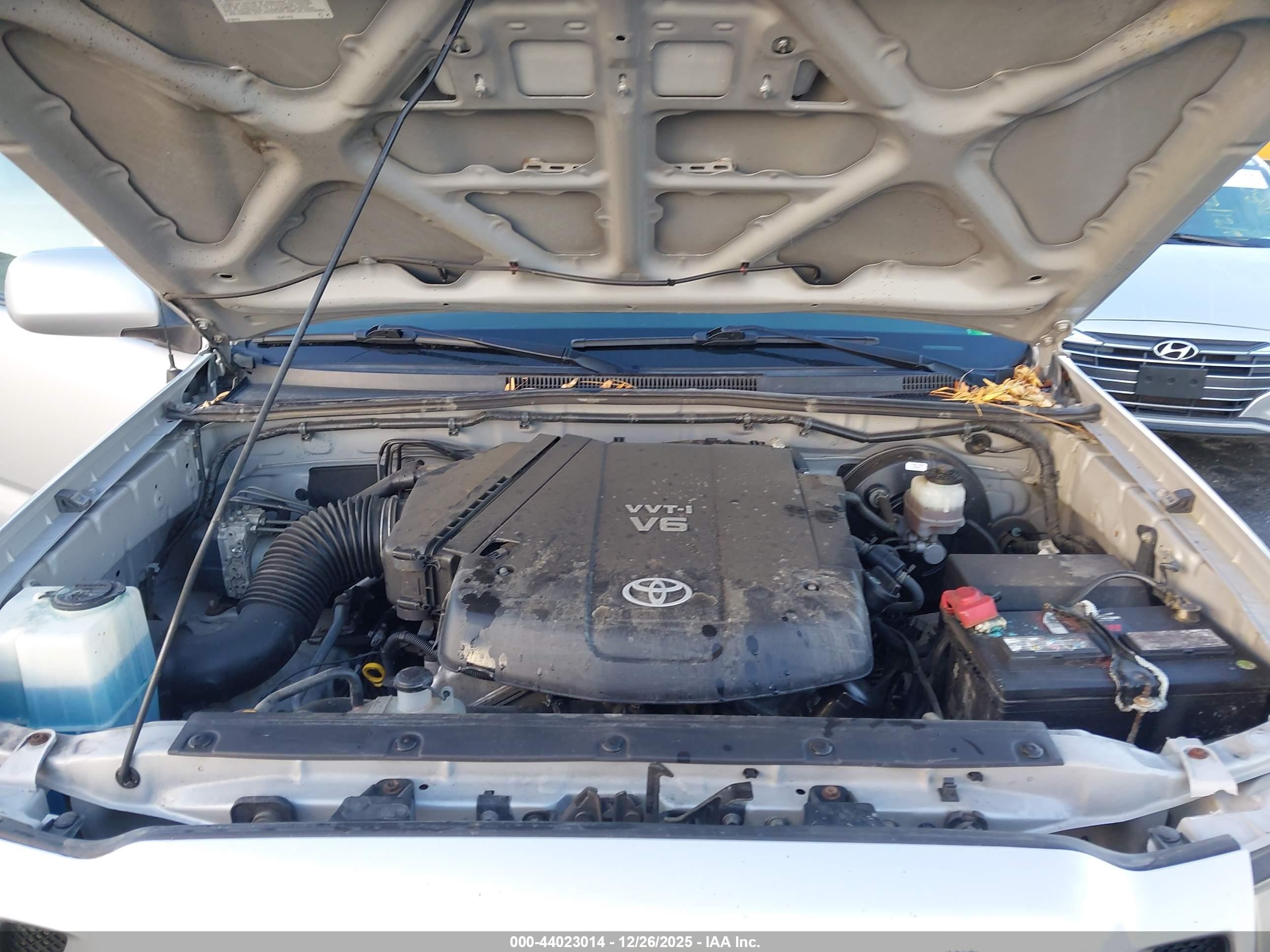 2010 Toyota Tacoma V6 Silver vin: 5TEMU4FN7AZ729677