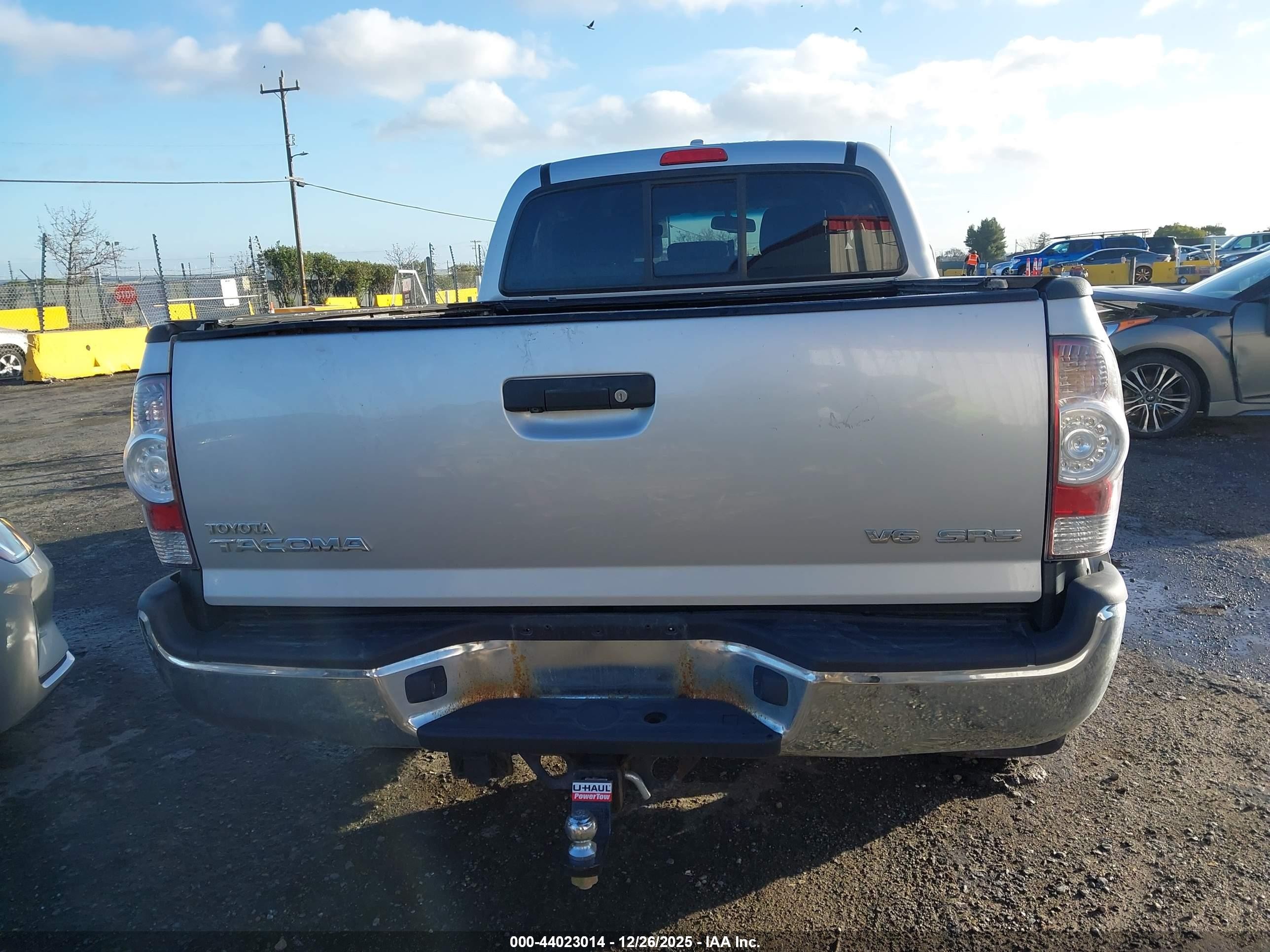 2010 Toyota Tacoma V6 Silver vin: 5TEMU4FN7AZ729677