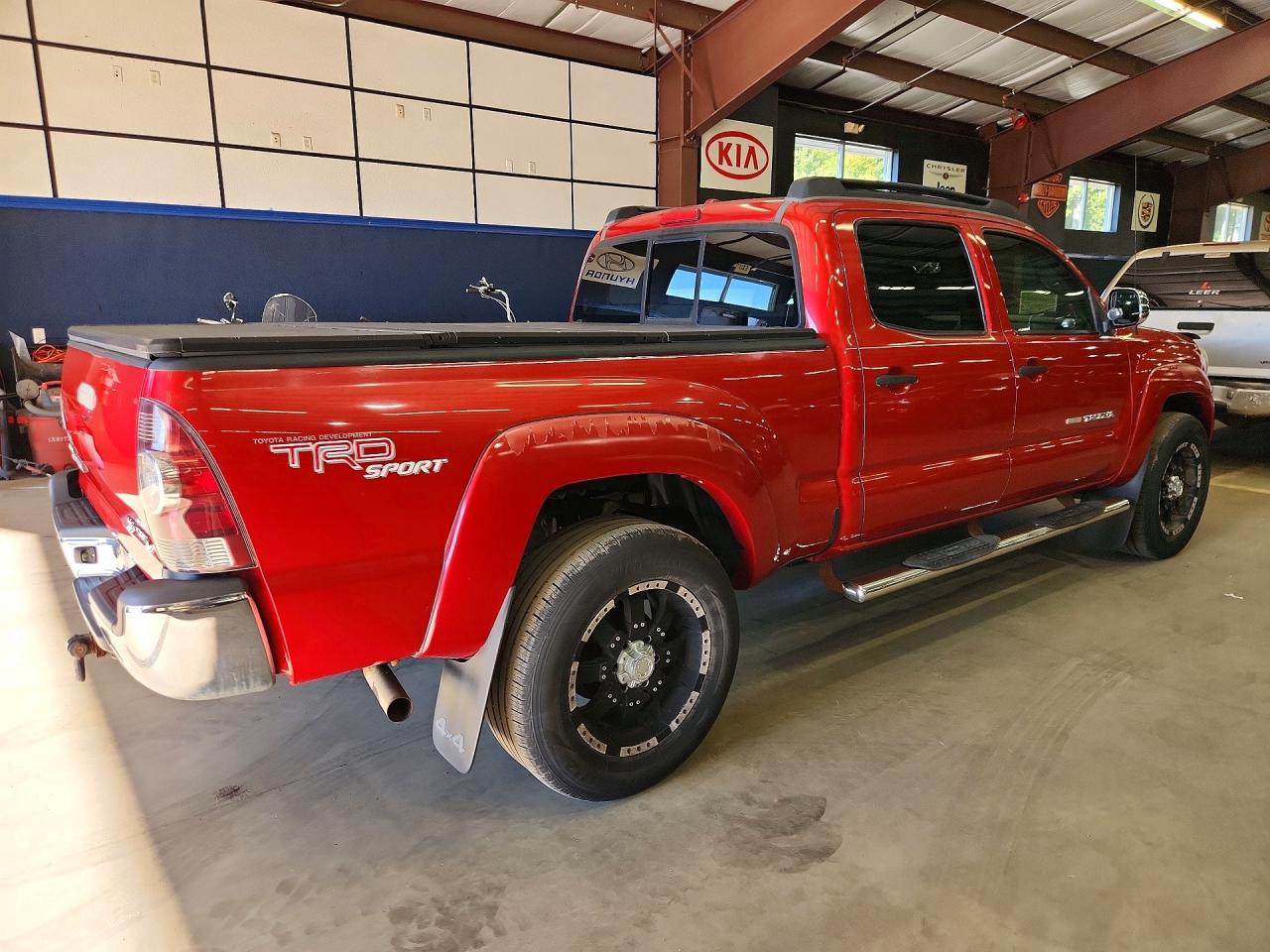 2010 Toyota Tacoma Double Cab Long Bed Red vin: 5TEMU4FNXAZ695704