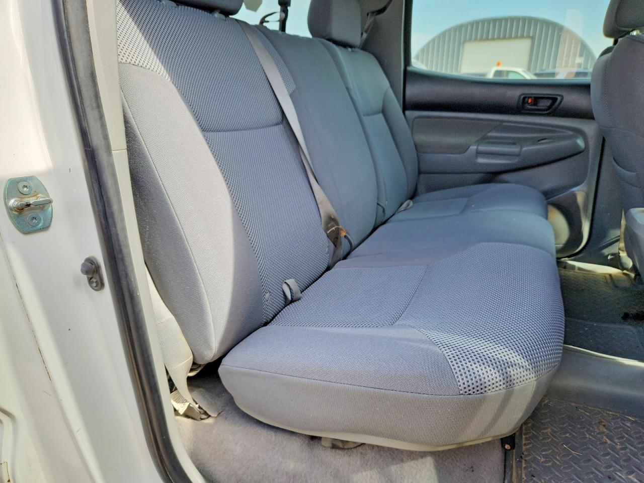 2007 Toyota Tacoma Double Cab Long Bed White vin: 5TEMU52N07Z450415
