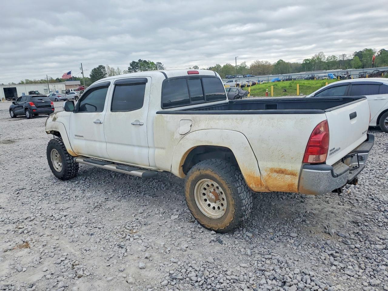 2005 Toyota Tacoma V6 White vin: 5TEMU52N15Z006117
