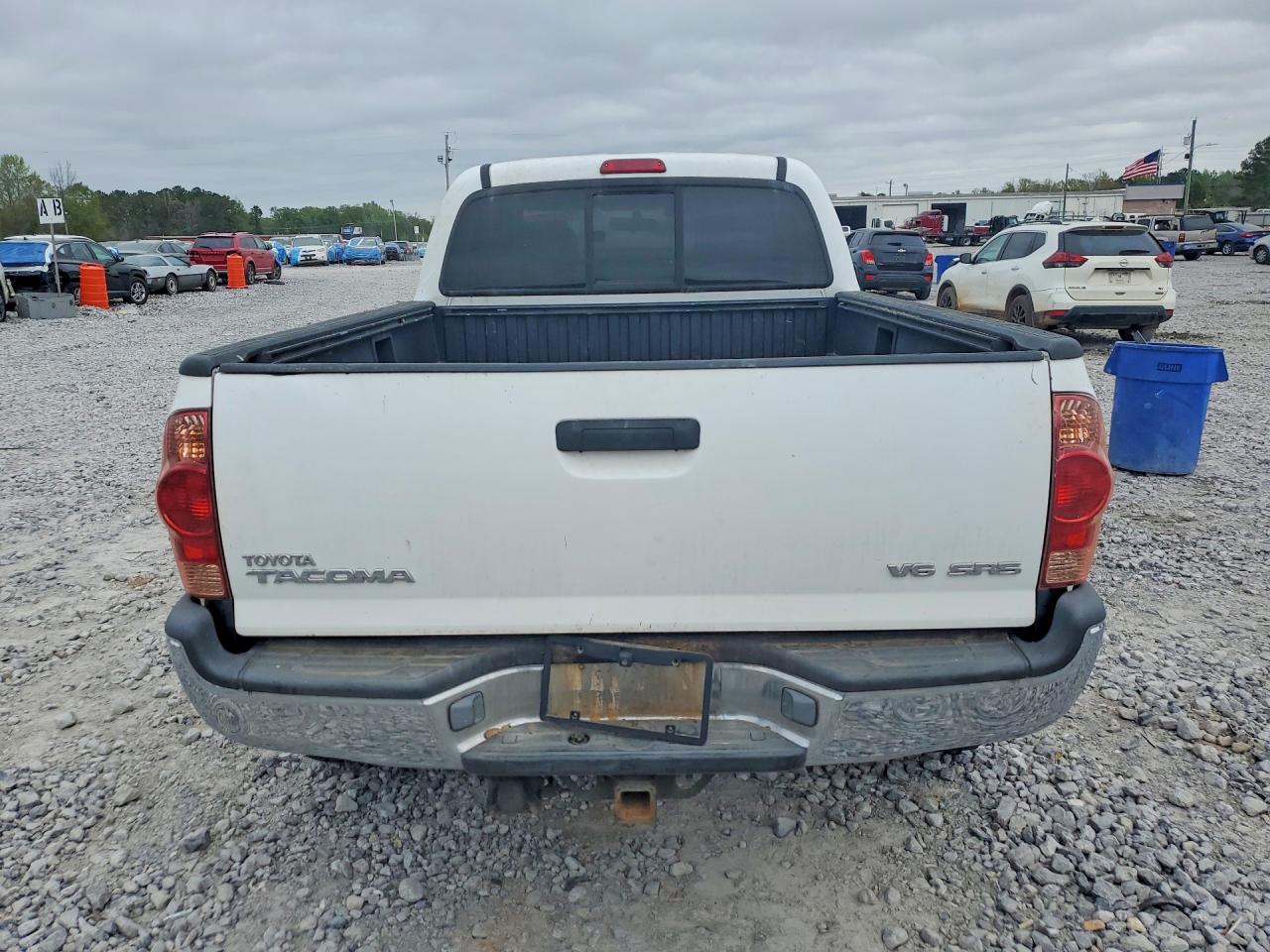 2005 Toyota Tacoma V6 White vin: 5TEMU52N15Z006117