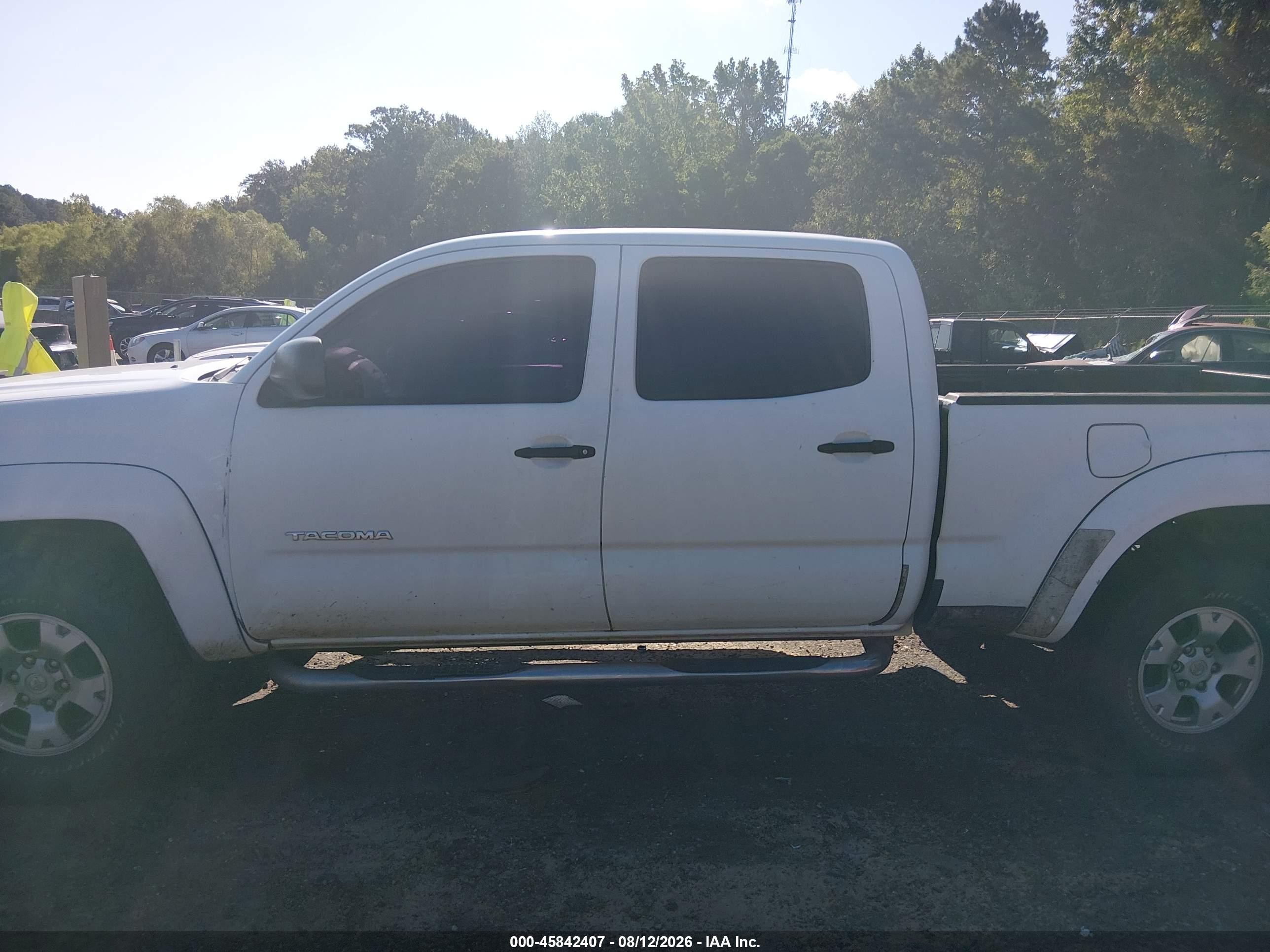 2007 Toyota Tacoma Base V6 White vin: 5TEMU52N17Z408173