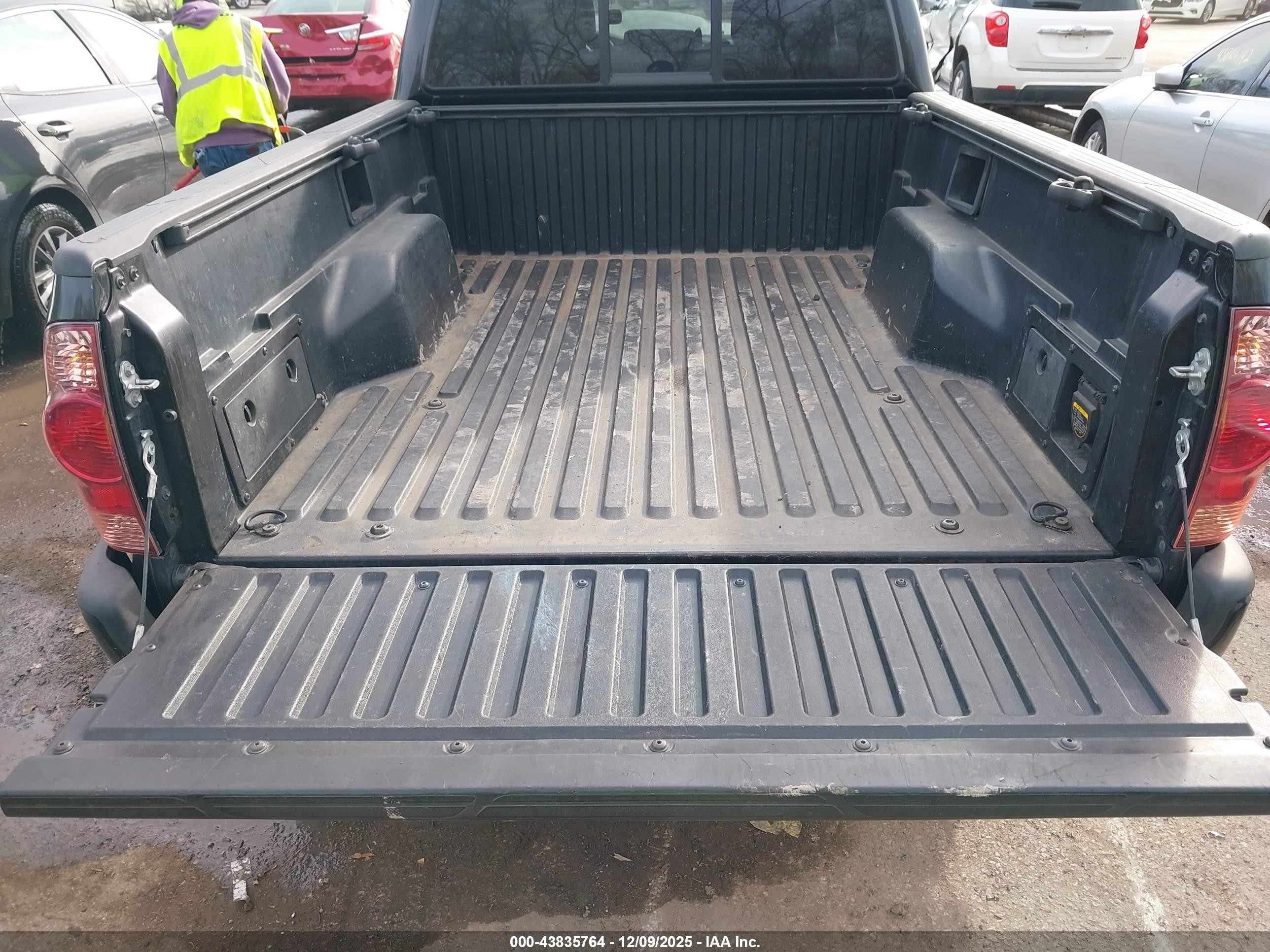 2005 Toyota Tacoma Base V6 Black vin: 5TEMU52N35Z120801