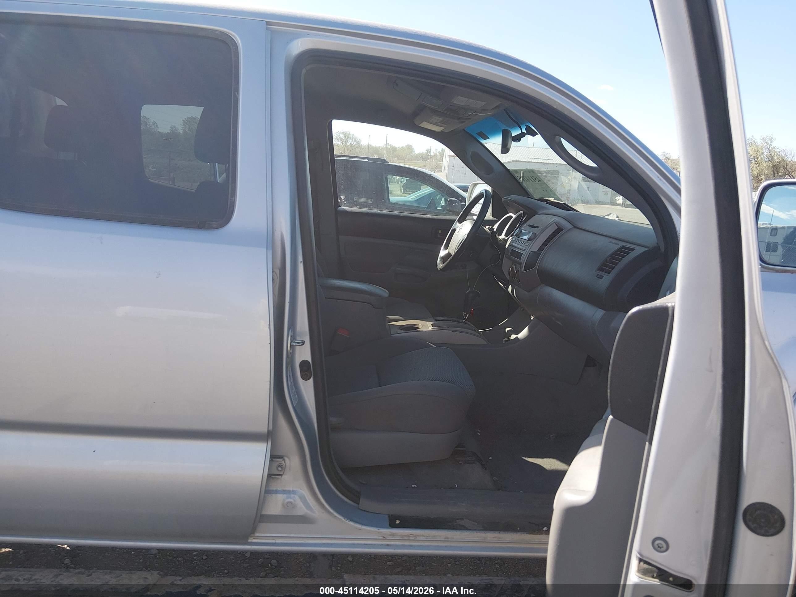 2006 Toyota Tacoma Base V6 Silver vin: 5TEMU52N36Z219247