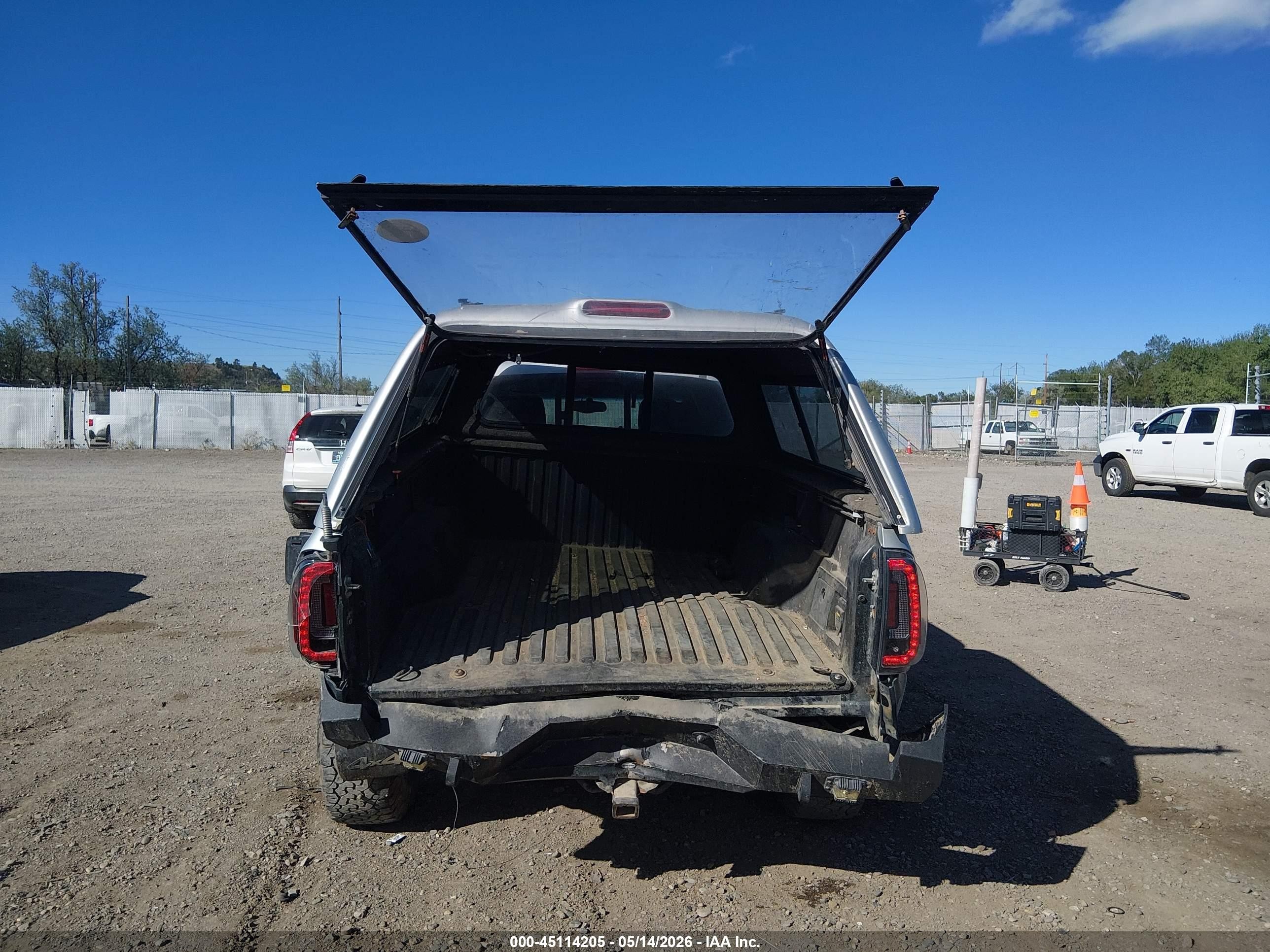 2006 Toyota Tacoma Base V6 Silver vin: 5TEMU52N36Z219247