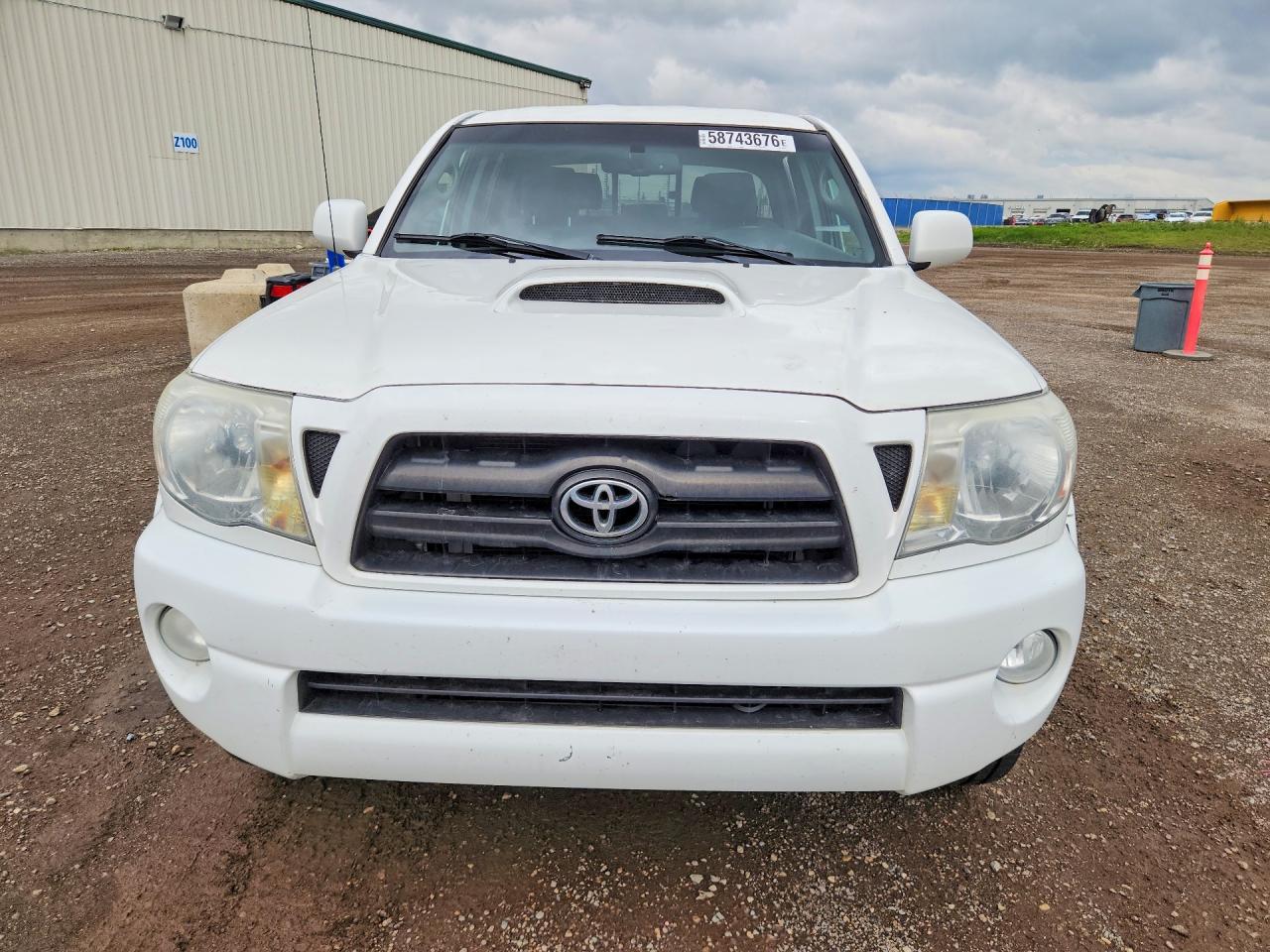 2008 Toyota Tacoma Double Cab Long Bed White vin: 5TEMU52N38Z513671