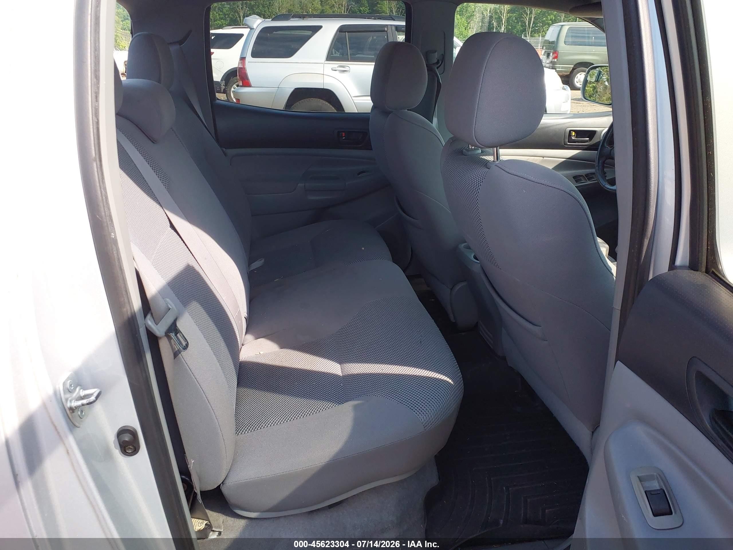 2005 Toyota Tacoma Base V6 Silver vin: 5TEMU52N45Z094189