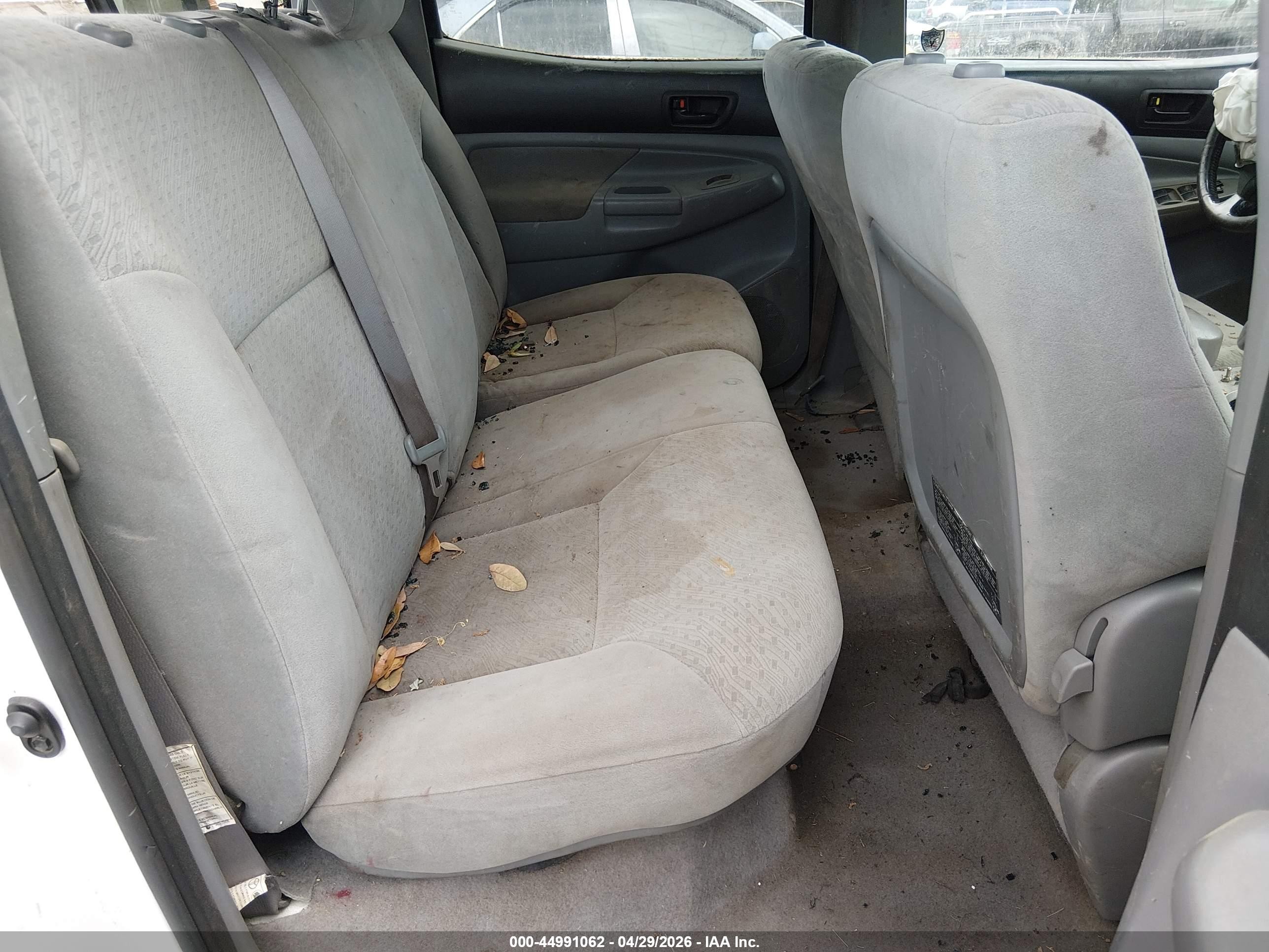 2007 Toyota Tacoma Base V6 White vin: 5TEMU52N57Z363464
