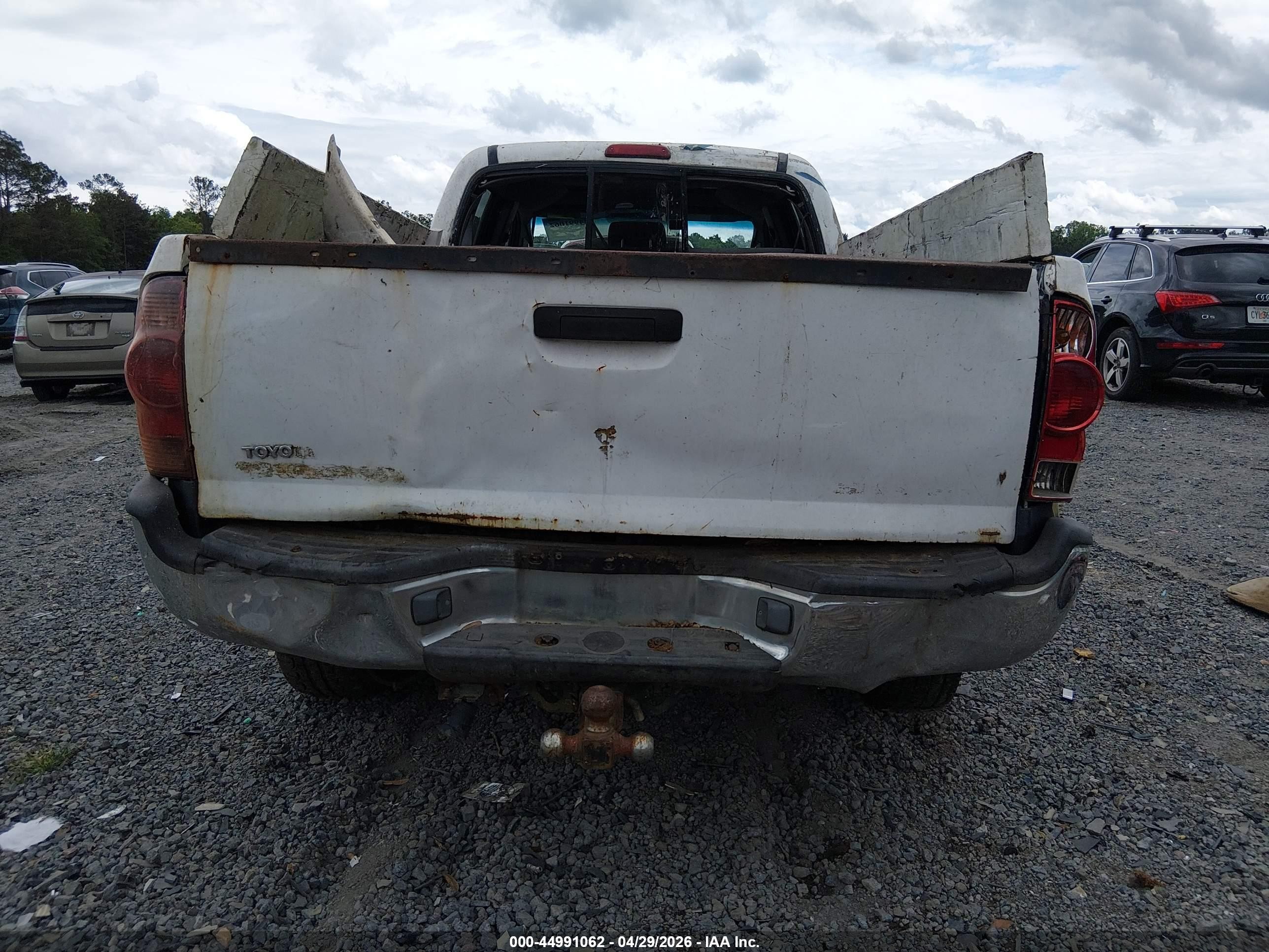2007 Toyota Tacoma Base V6 White vin: 5TEMU52N57Z363464