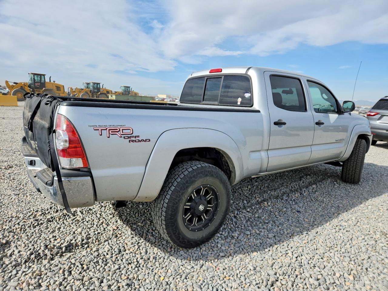 2005 Toyota Tacoma V6 Silver vin: 5TEMU52N65Z030624