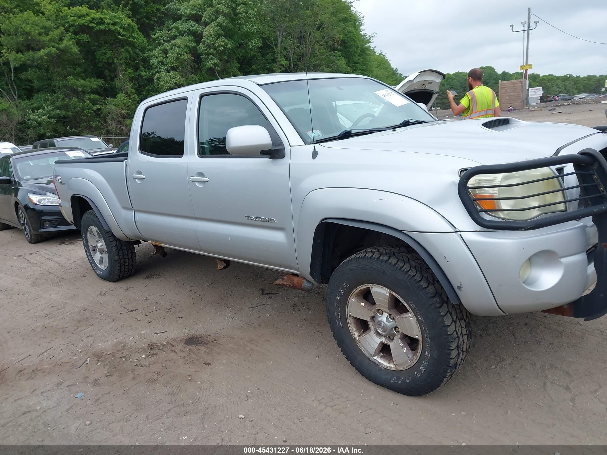 2005 Toyota Tacoma Base V6 Silver vin: 5TEMU52N65Z078575