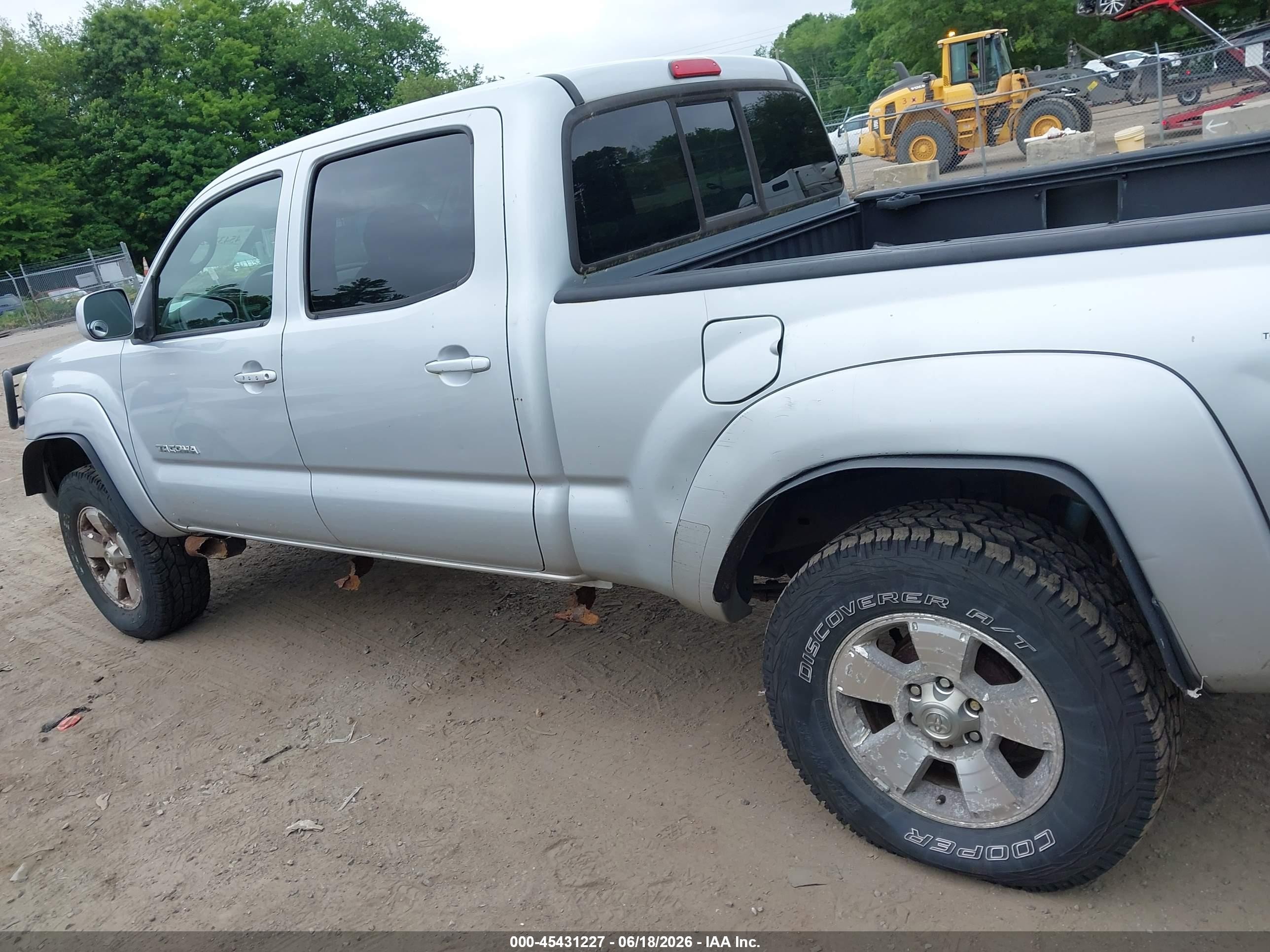 2005 Toyota Tacoma Base V6 Silver vin: 5TEMU52N65Z078575