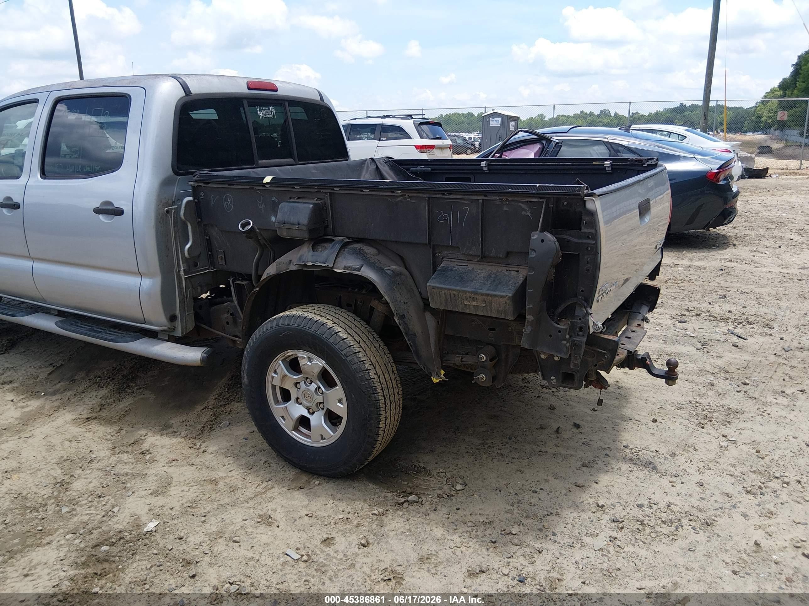 2005 Toyota Tacoma Base V6 Silver vin: 5TEMU52N85Z096804