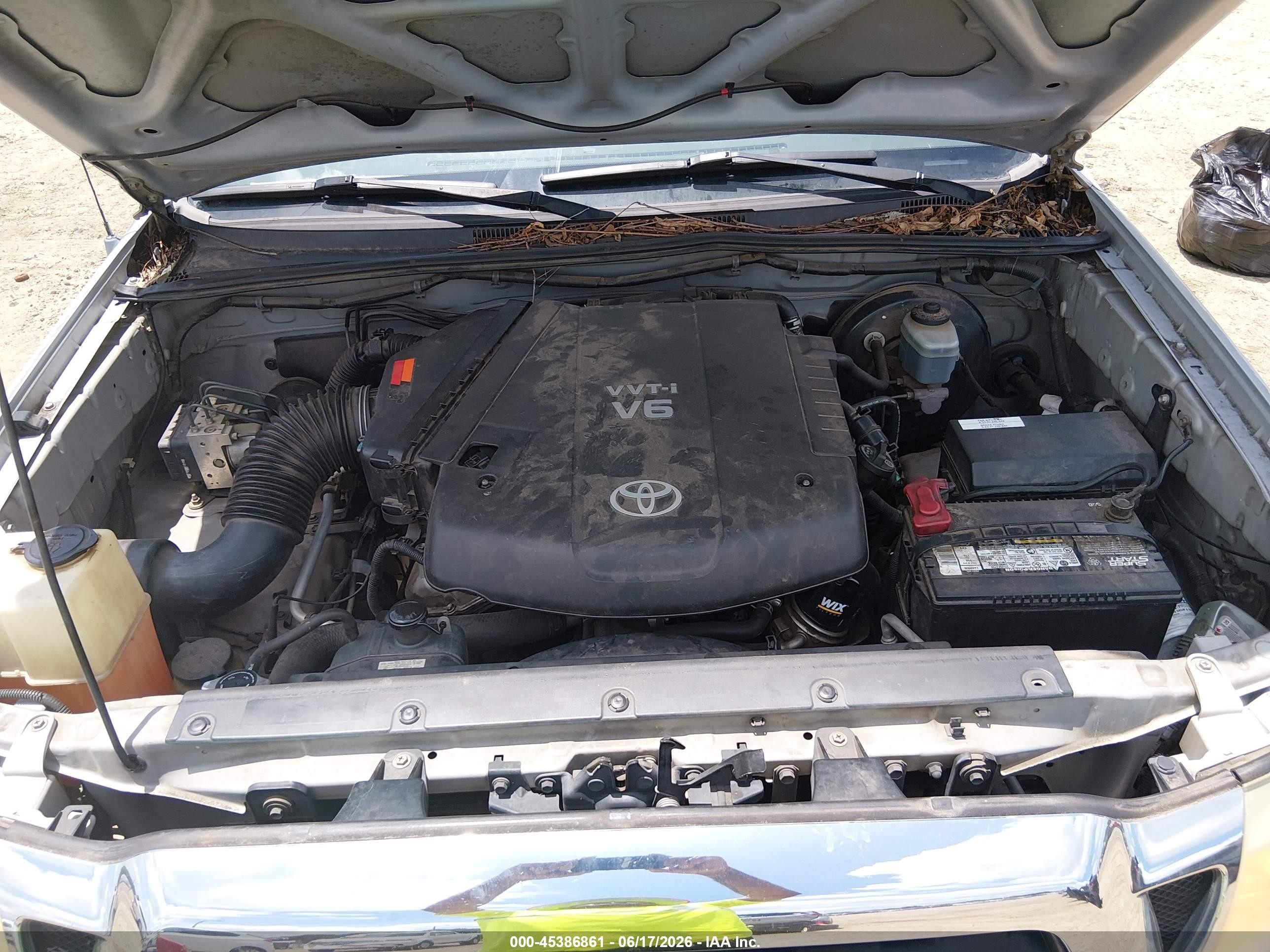 2005 Toyota Tacoma Base V6 Silver vin: 5TEMU52N85Z096804