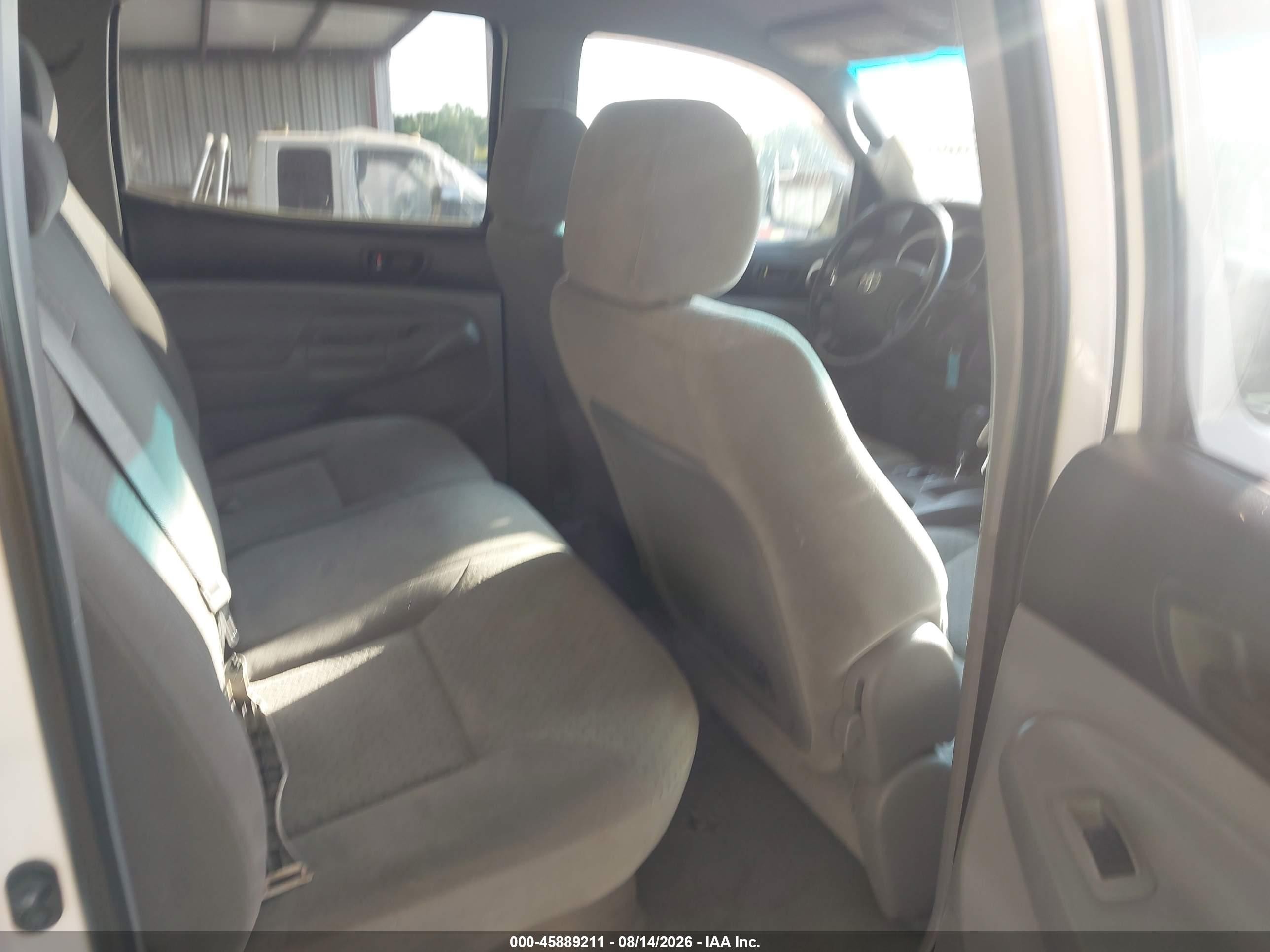 2008 Toyota Tacoma Base V6 White vin: 5TEMU52N98Z526957