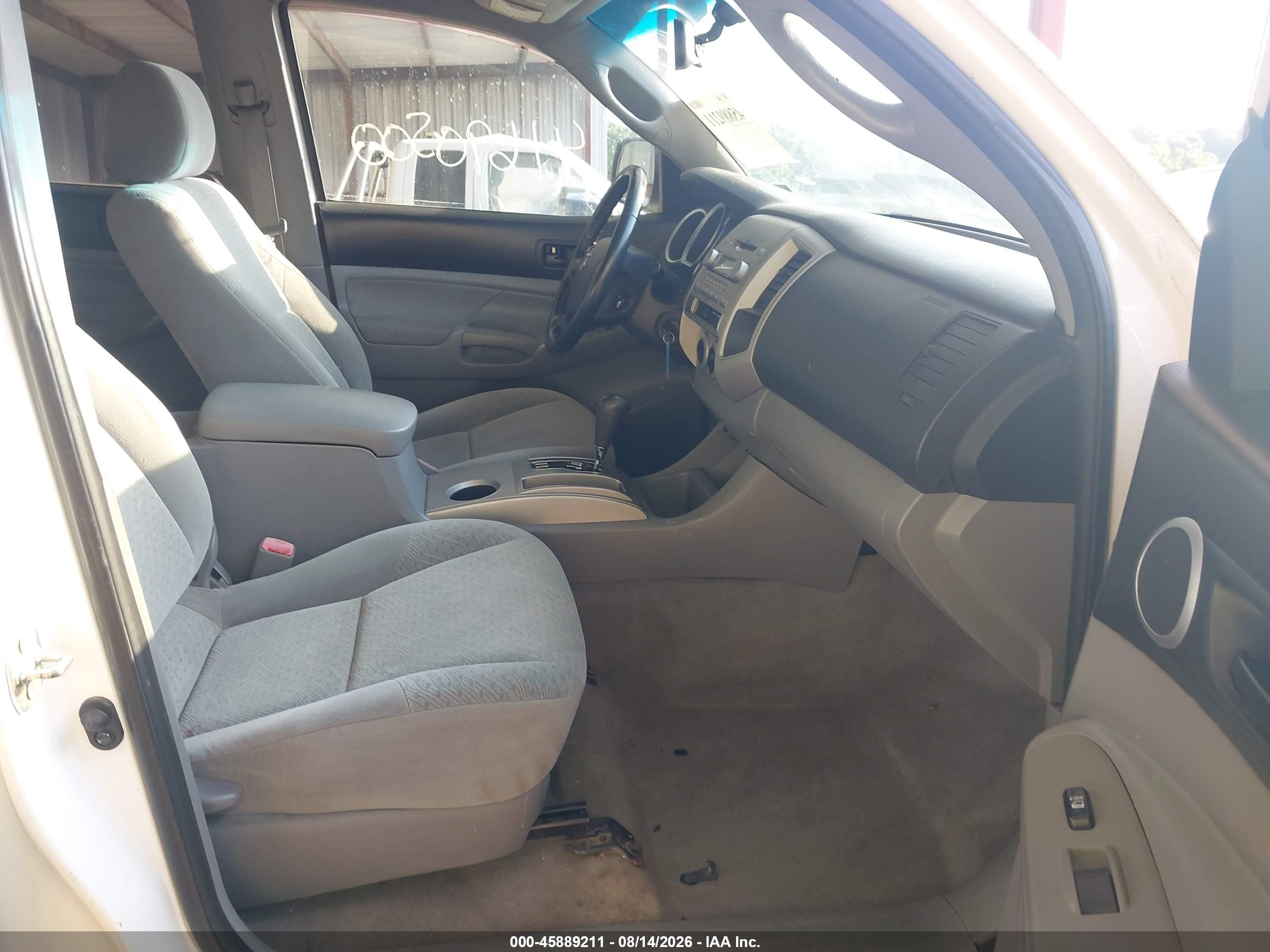 2008 Toyota Tacoma Base V6 White vin: 5TEMU52N98Z526957