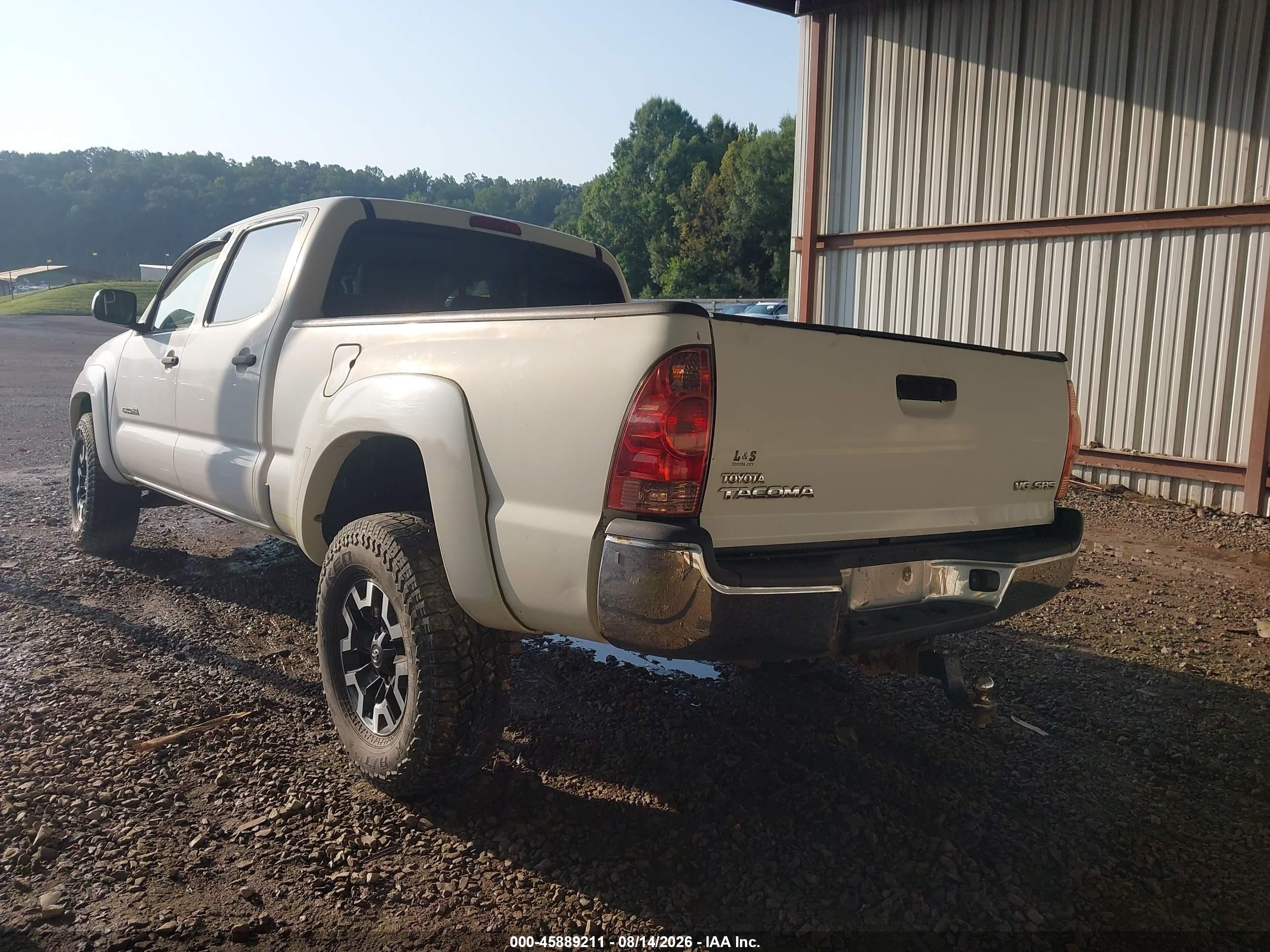 2008 Toyota Tacoma Base V6 White vin: 5TEMU52N98Z526957