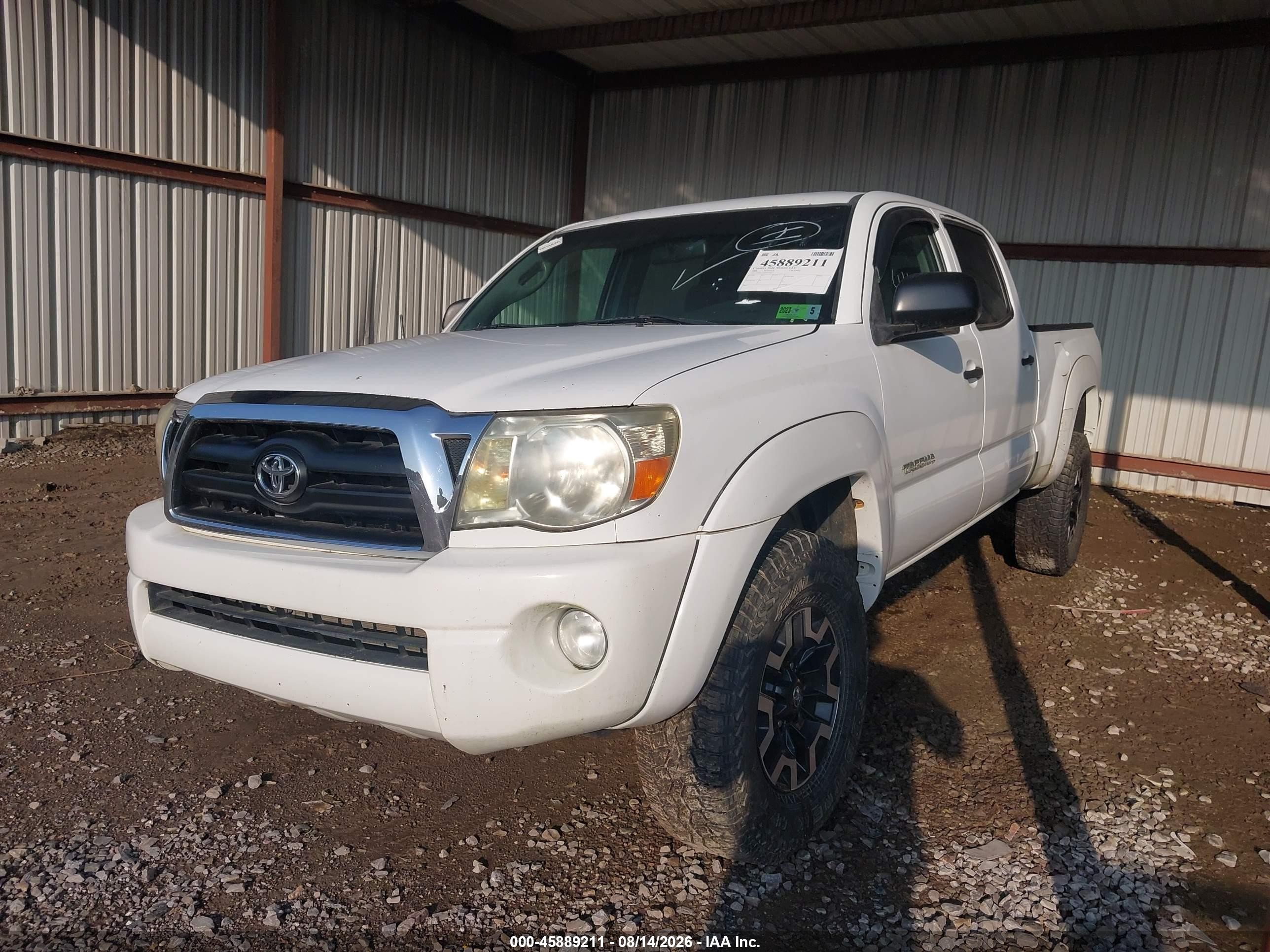 2008 Toyota Tacoma Base V6 White vin: 5TEMU52N98Z526957