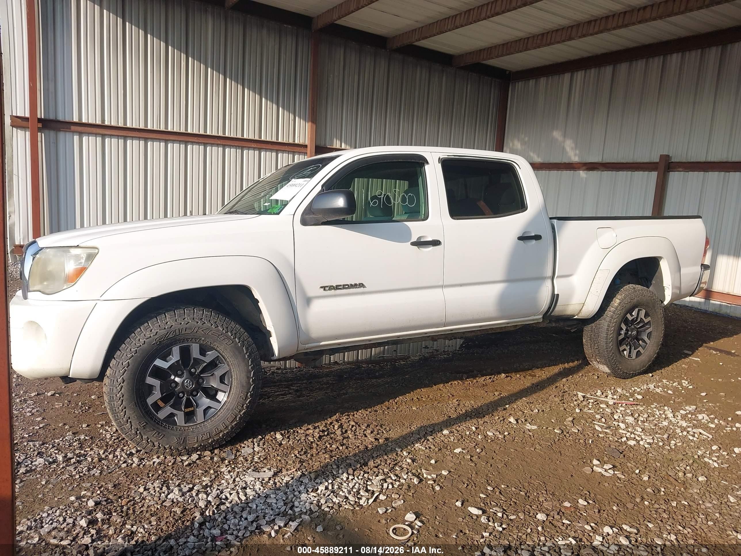 2008 Toyota Tacoma Base V6 White vin: 5TEMU52N98Z526957